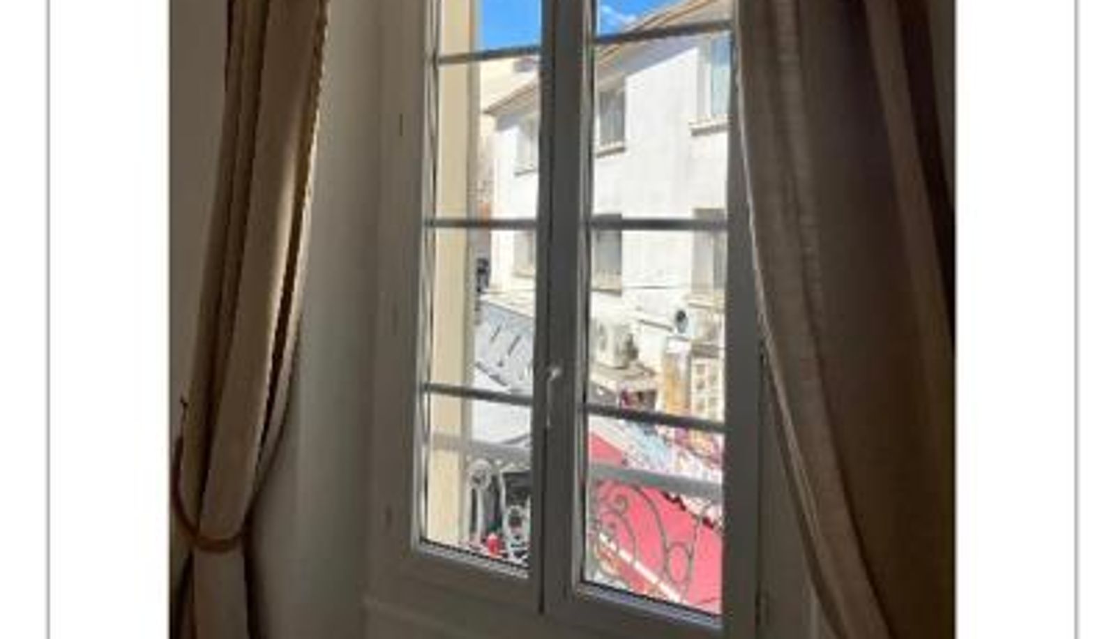 Appartement - View  AC Balcony in Heart of Old Antibes