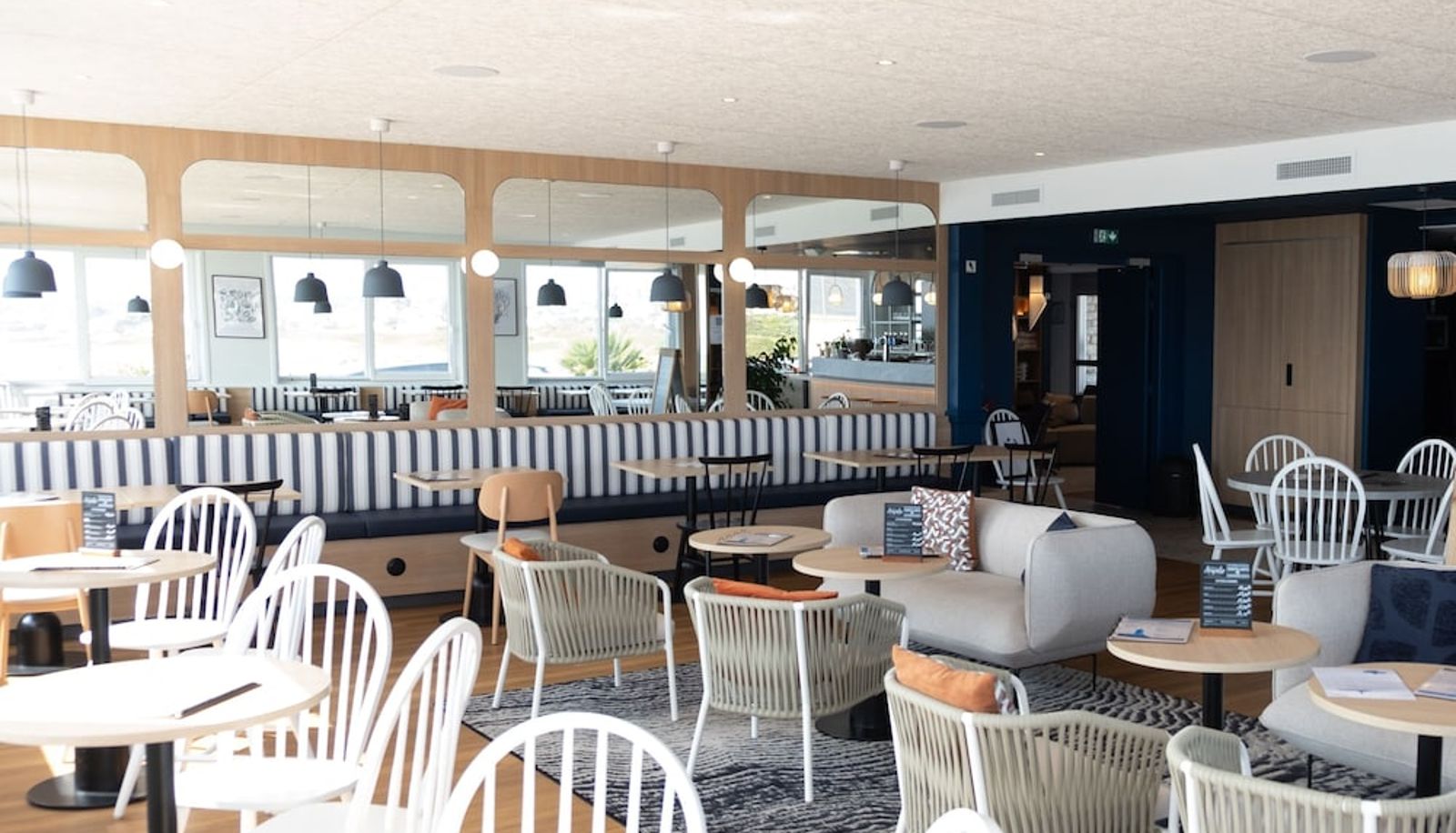 Restaurant - TY YS HOTEL