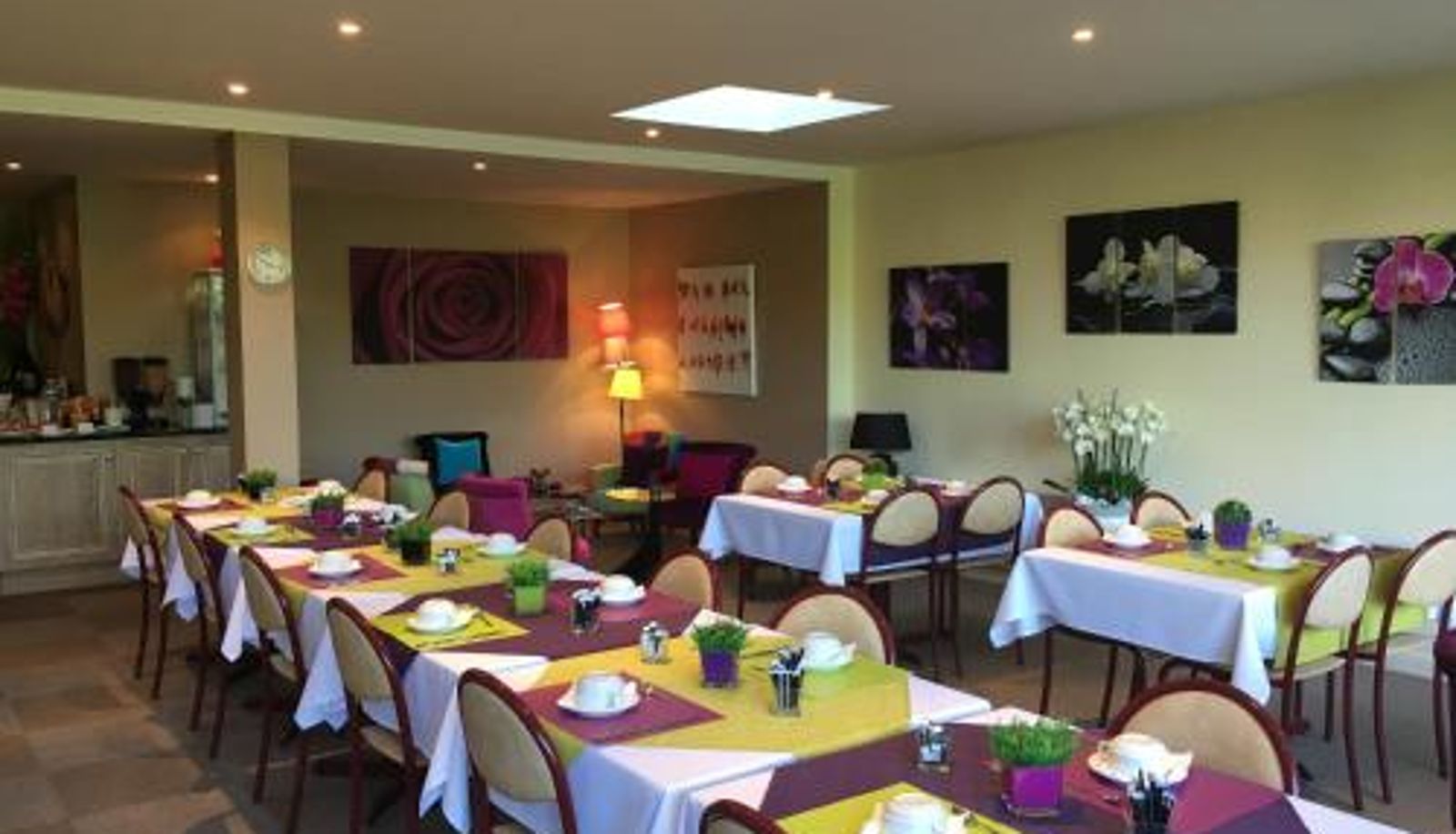 Breakfast room within the restaurant - Lys Hôtel Contact Hotel