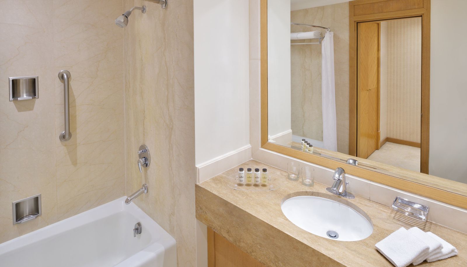Zimmer - Sheraton Dammam Hotel and Convention Centre