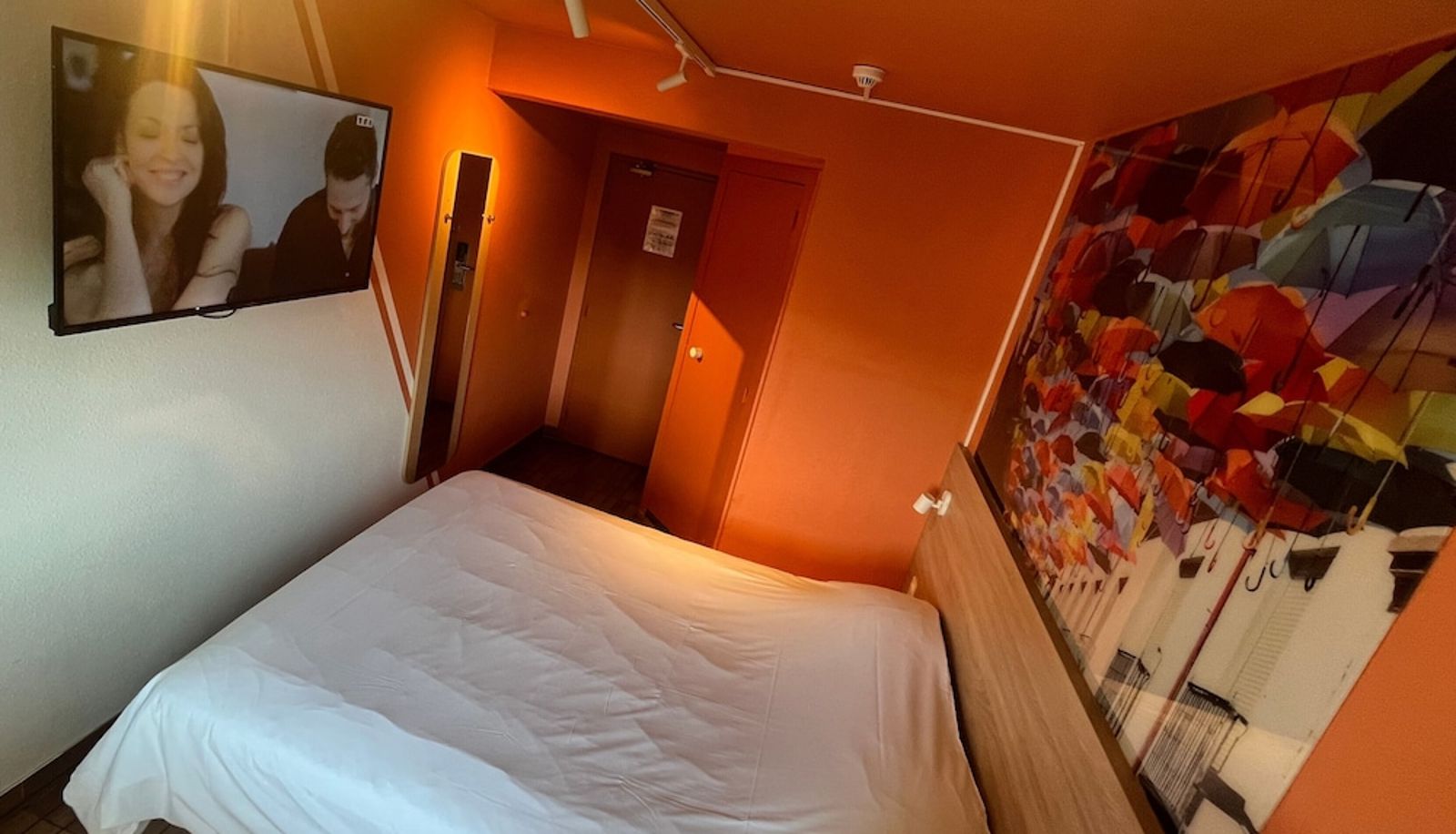 Info - Egg Hotel Sarcelles
