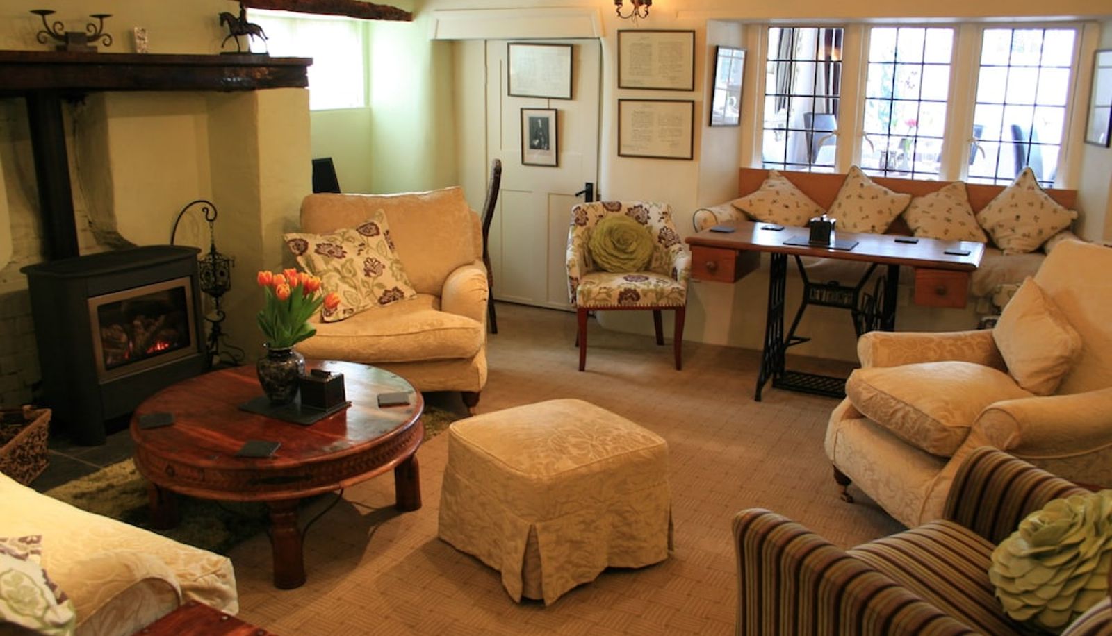 Hal - Salty Monk Hotel