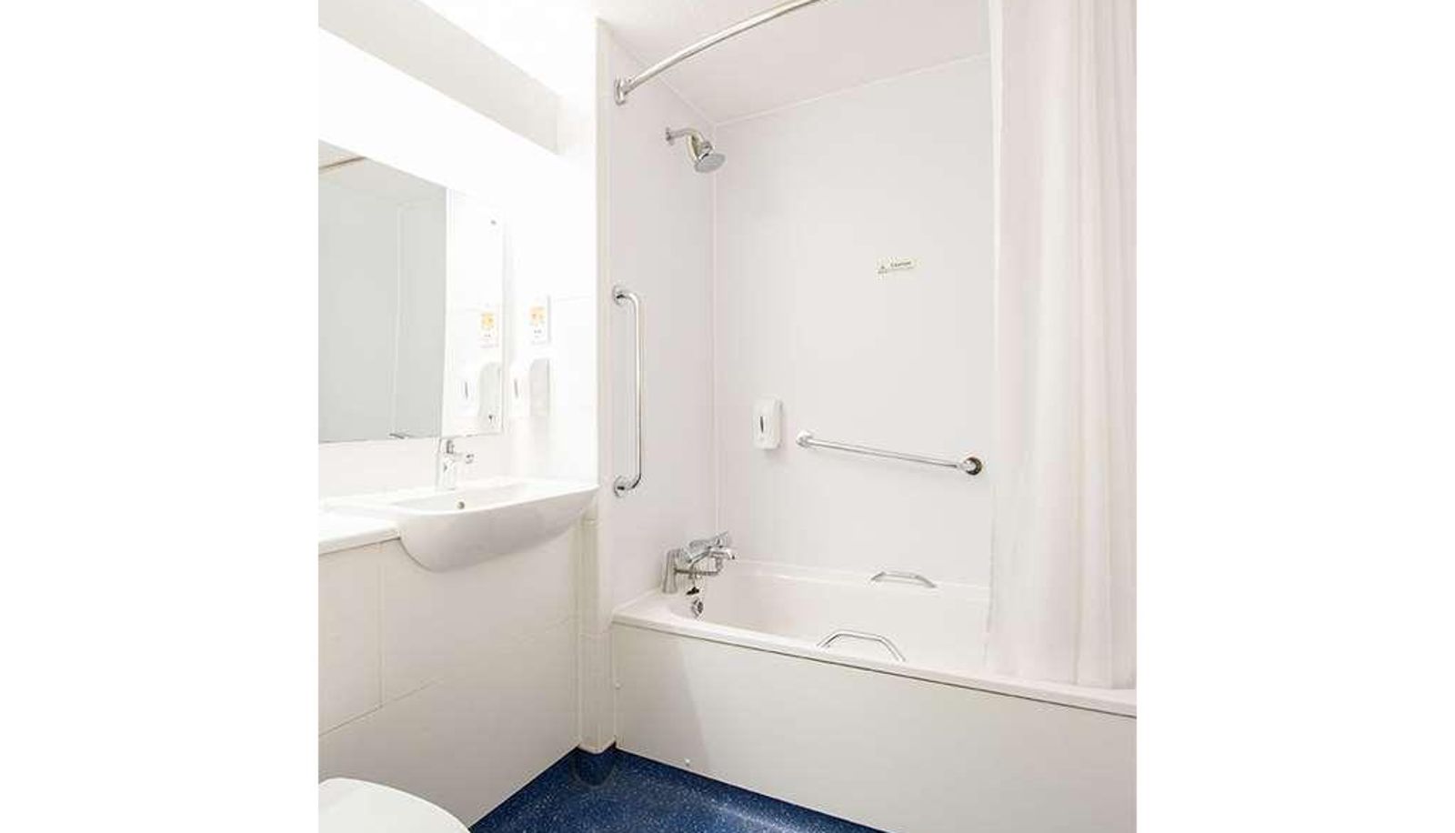 Room - TRAVELODGE GLASGOW CENTRAL