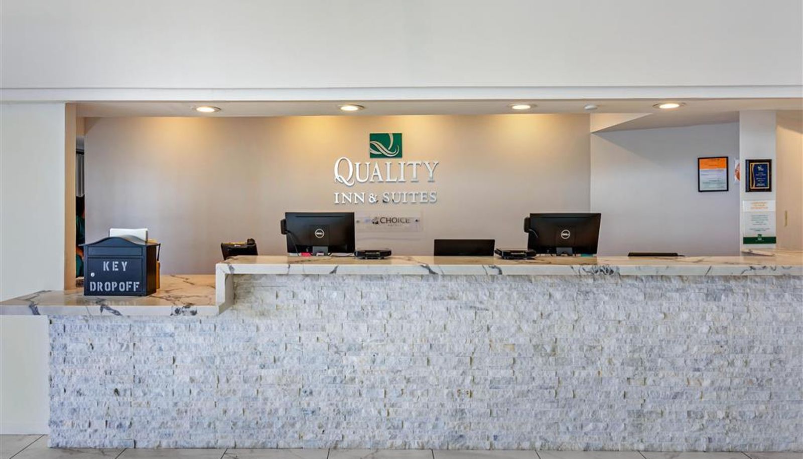 Hall - Quality Inn and Suites Buena Park Anaheim