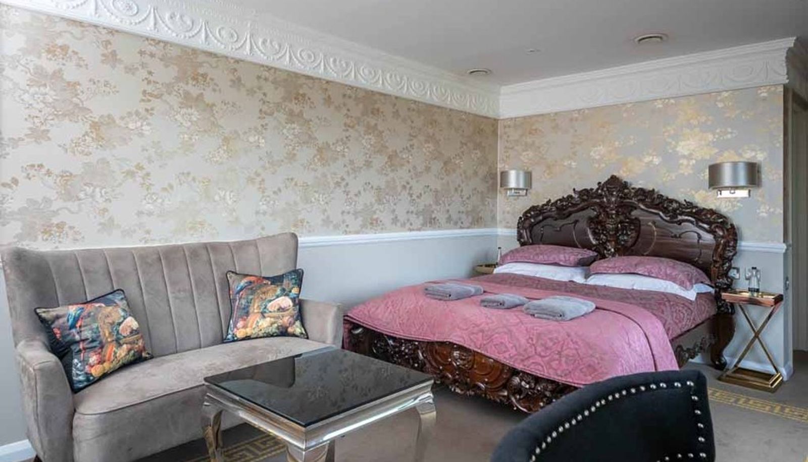 Camera - Guildford Manor Hotel and Spa