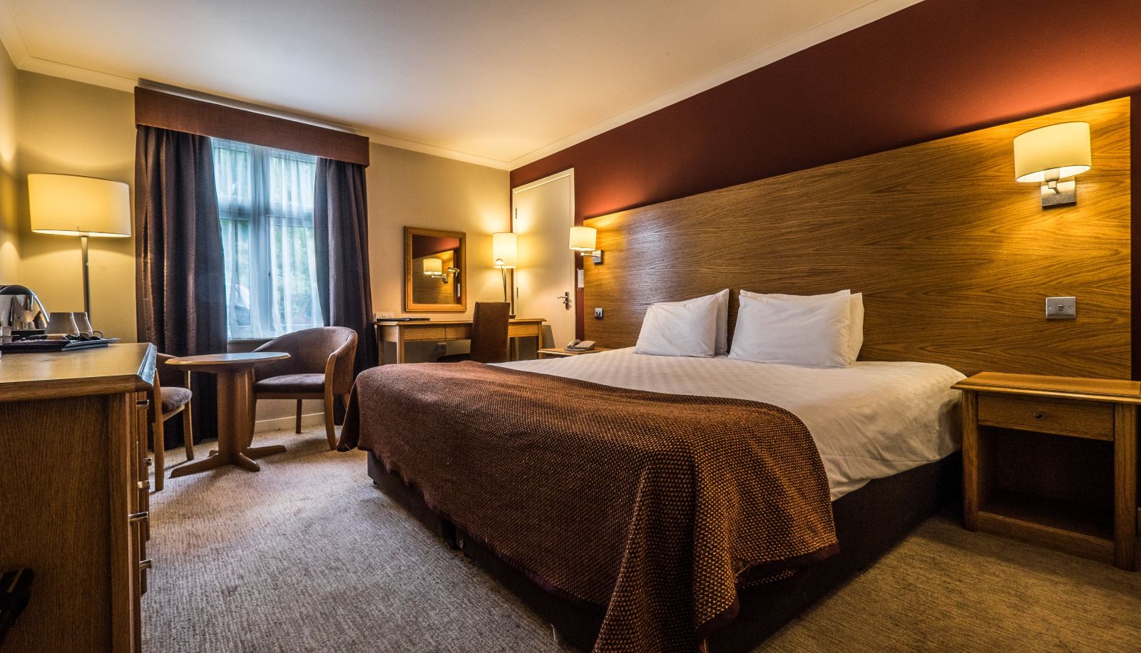 Camera - The Bridge Hotel Greenford