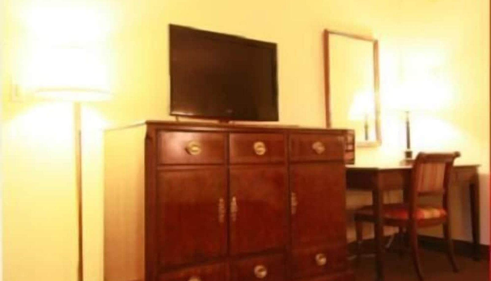 Standard room - CARAVELLE INN AND SUITES