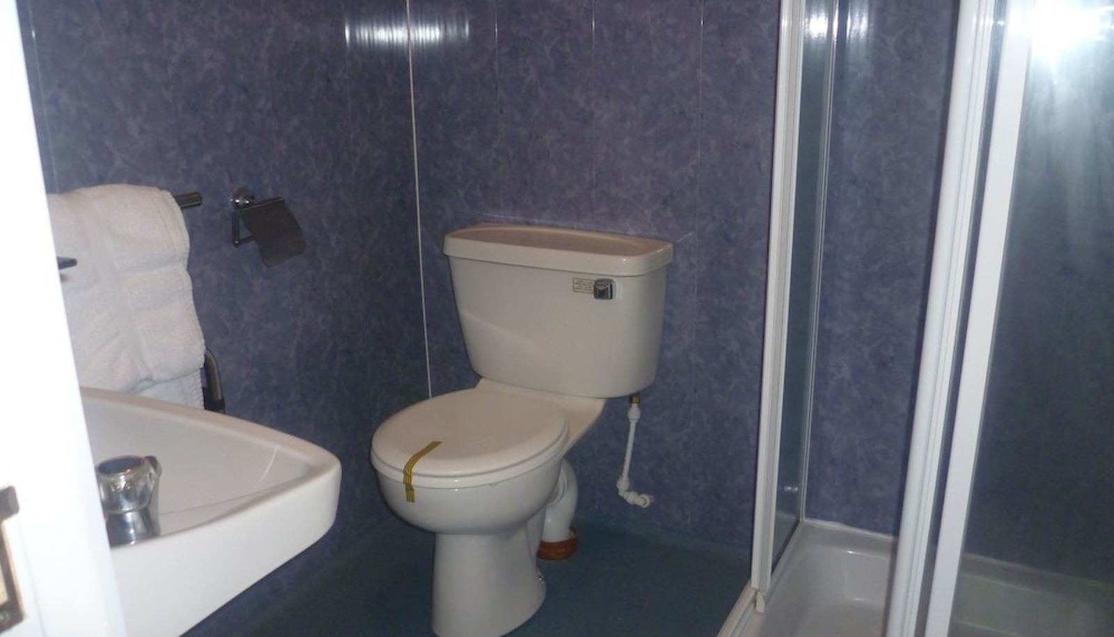 Badezimmer - Ansteys Lea Guest House