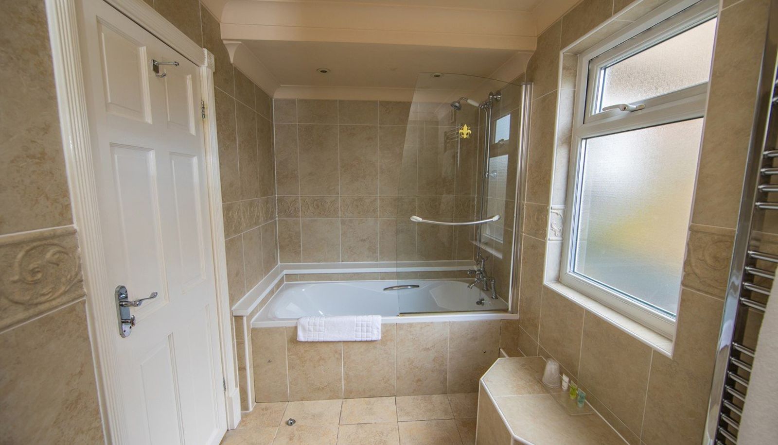 Room - Rogerthorpe Manor Hotel