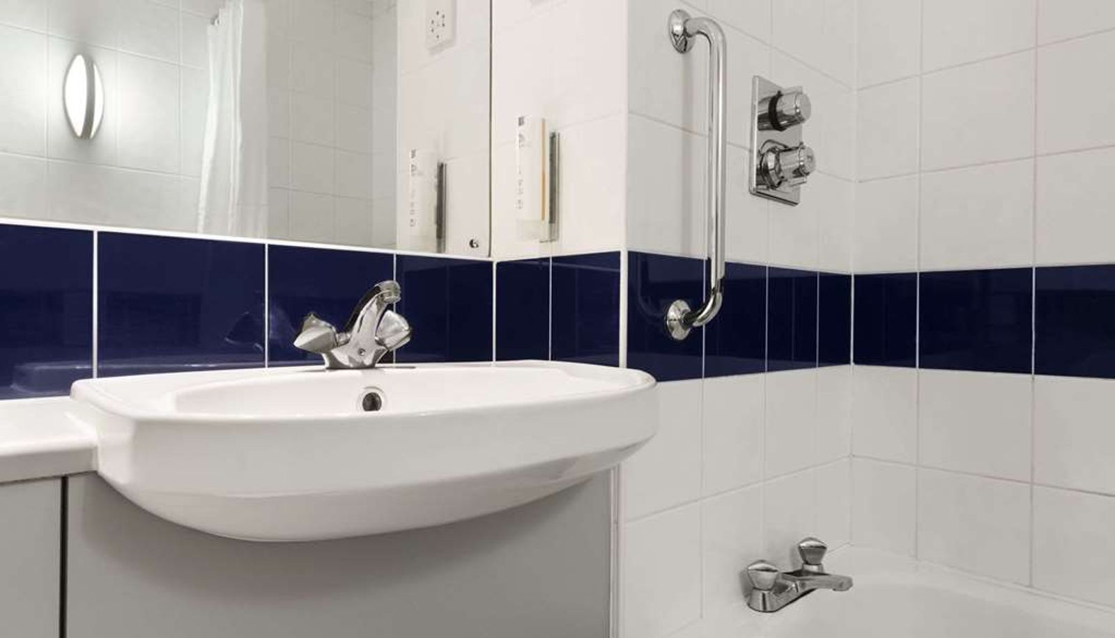 Zimmer - Days Inn by Wyndham Abington M74