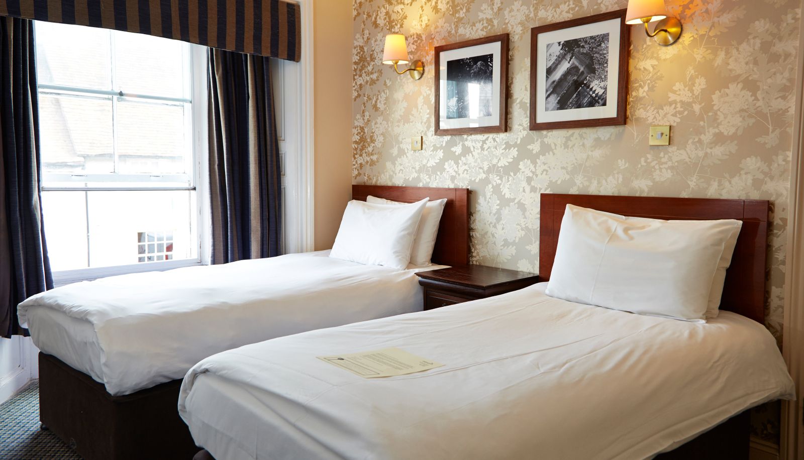 Zimmer - The Bell Hotel Woburn