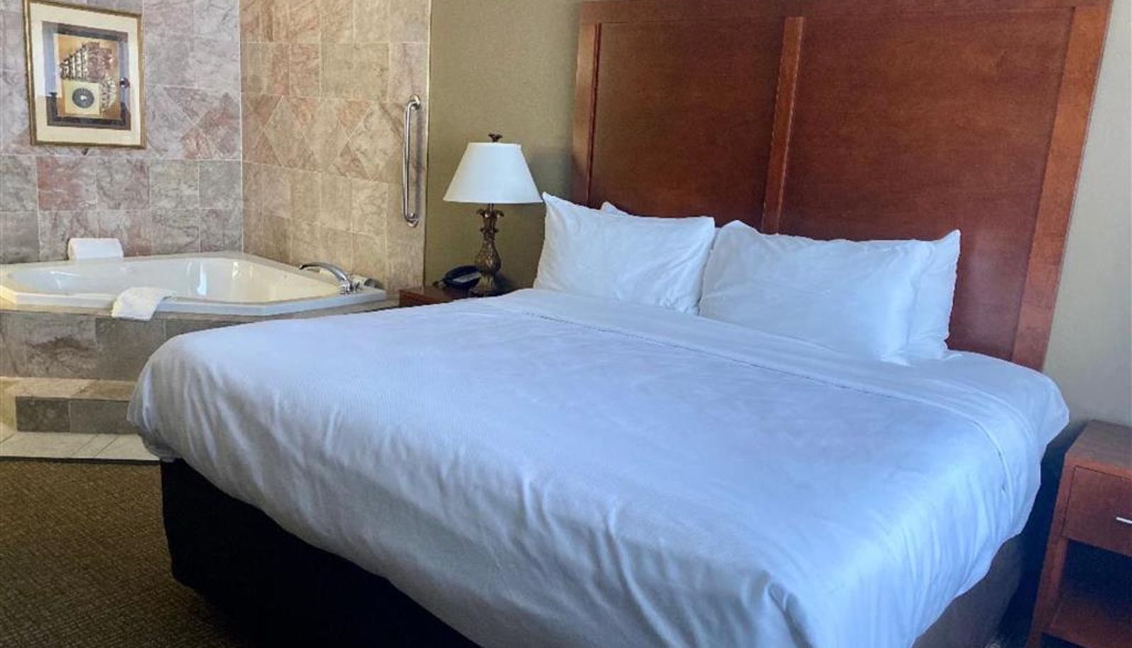 Camera - Best Western Emporia Inn