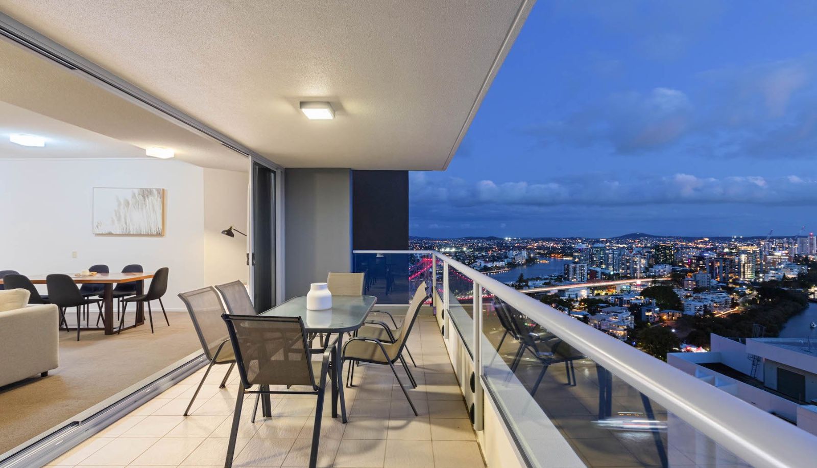 Zimmer - Astra Apartments Brisbane - Skyline
