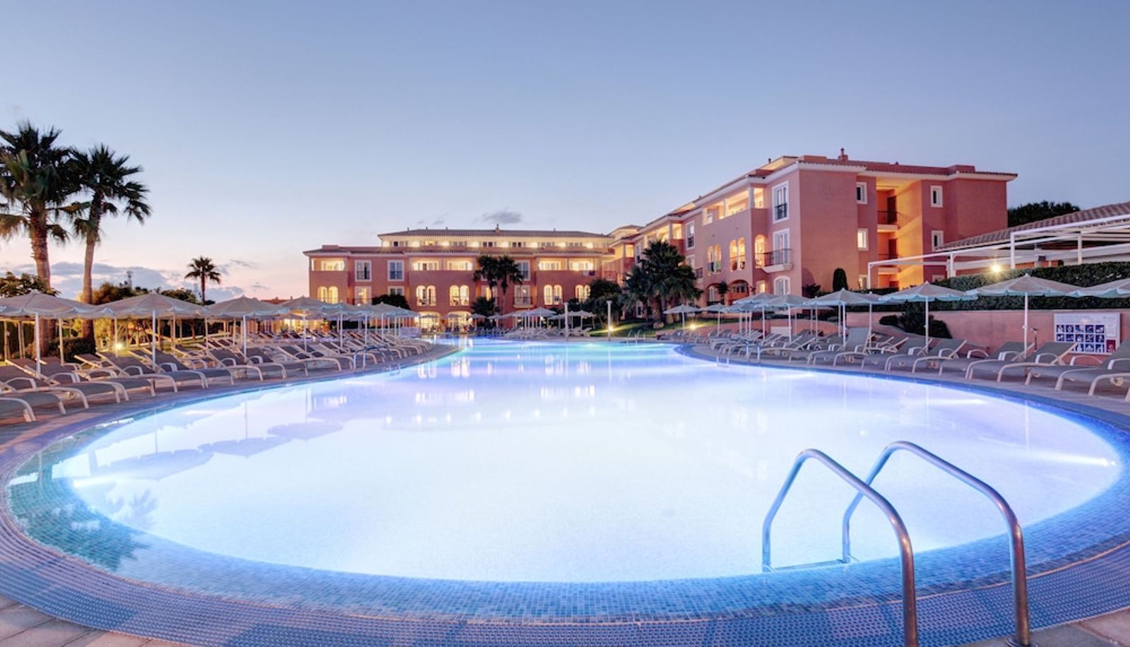 Piscina - Grupotel Macarella Suites & Spa