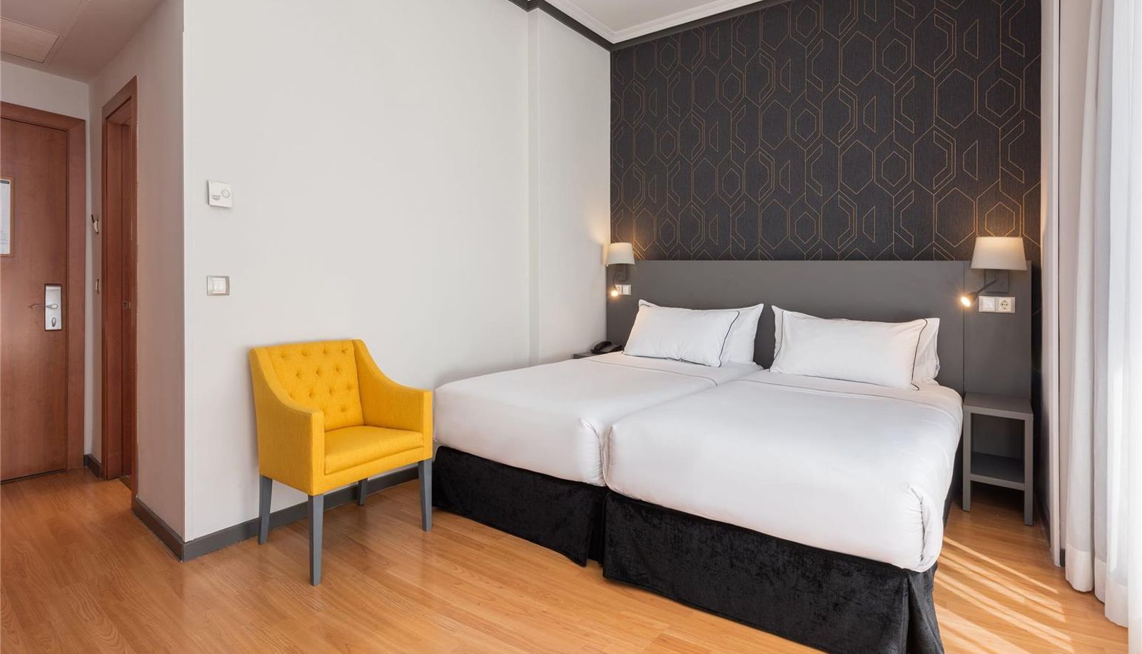 Camera - Hotel Madrid Plaza Espana Affiliated by Melia