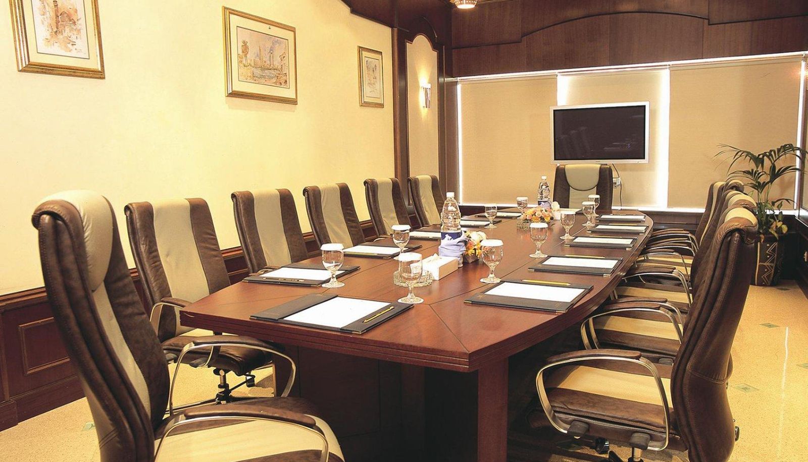Konferenzraum - Emirates Concorde Hotel & Suites