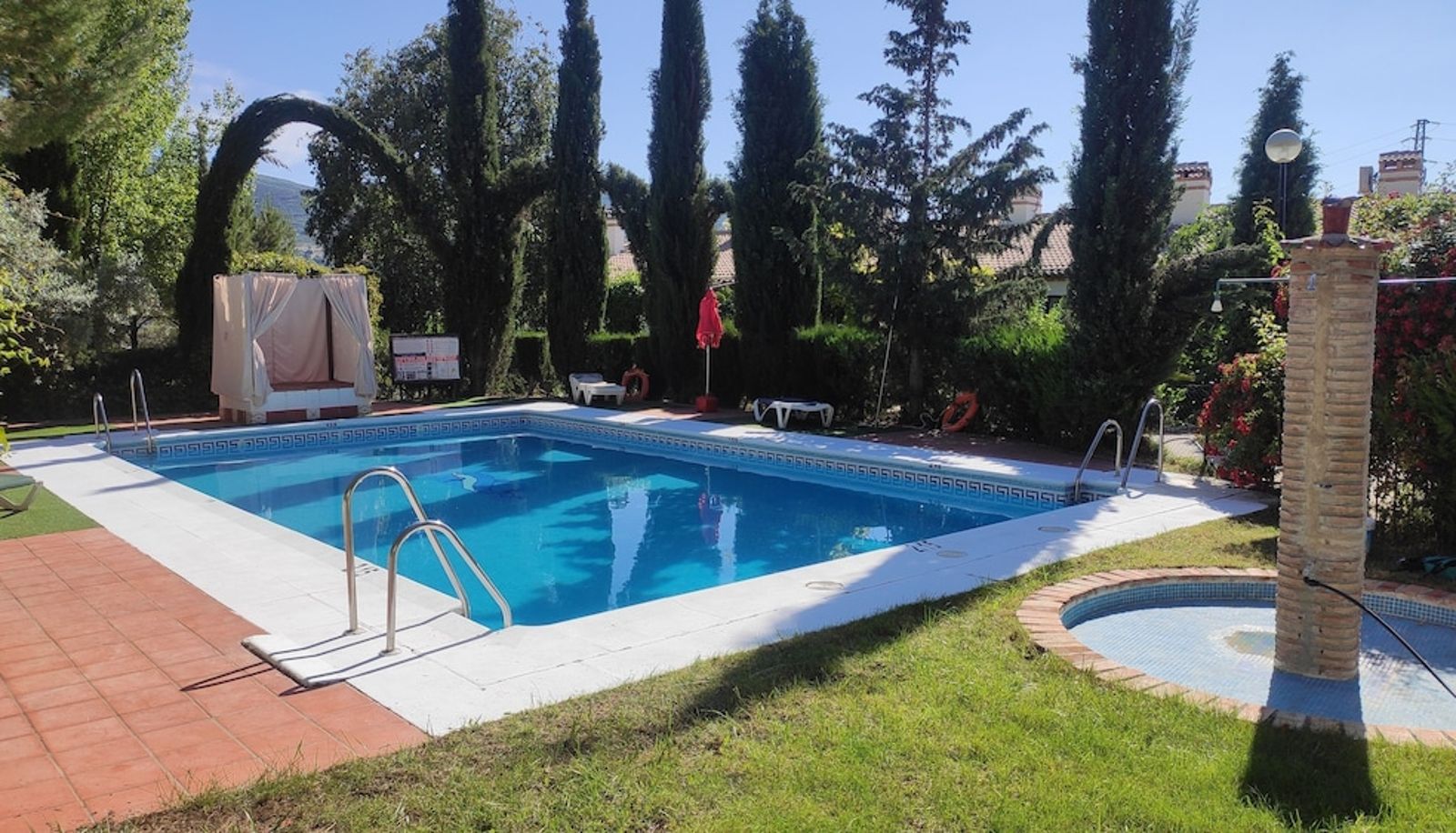 Piscina - Hotel Rural Puerto Mágina