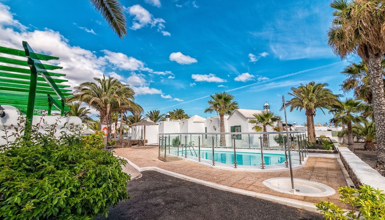 Piscina - Apartamentos LIVVO Las Gaviotas