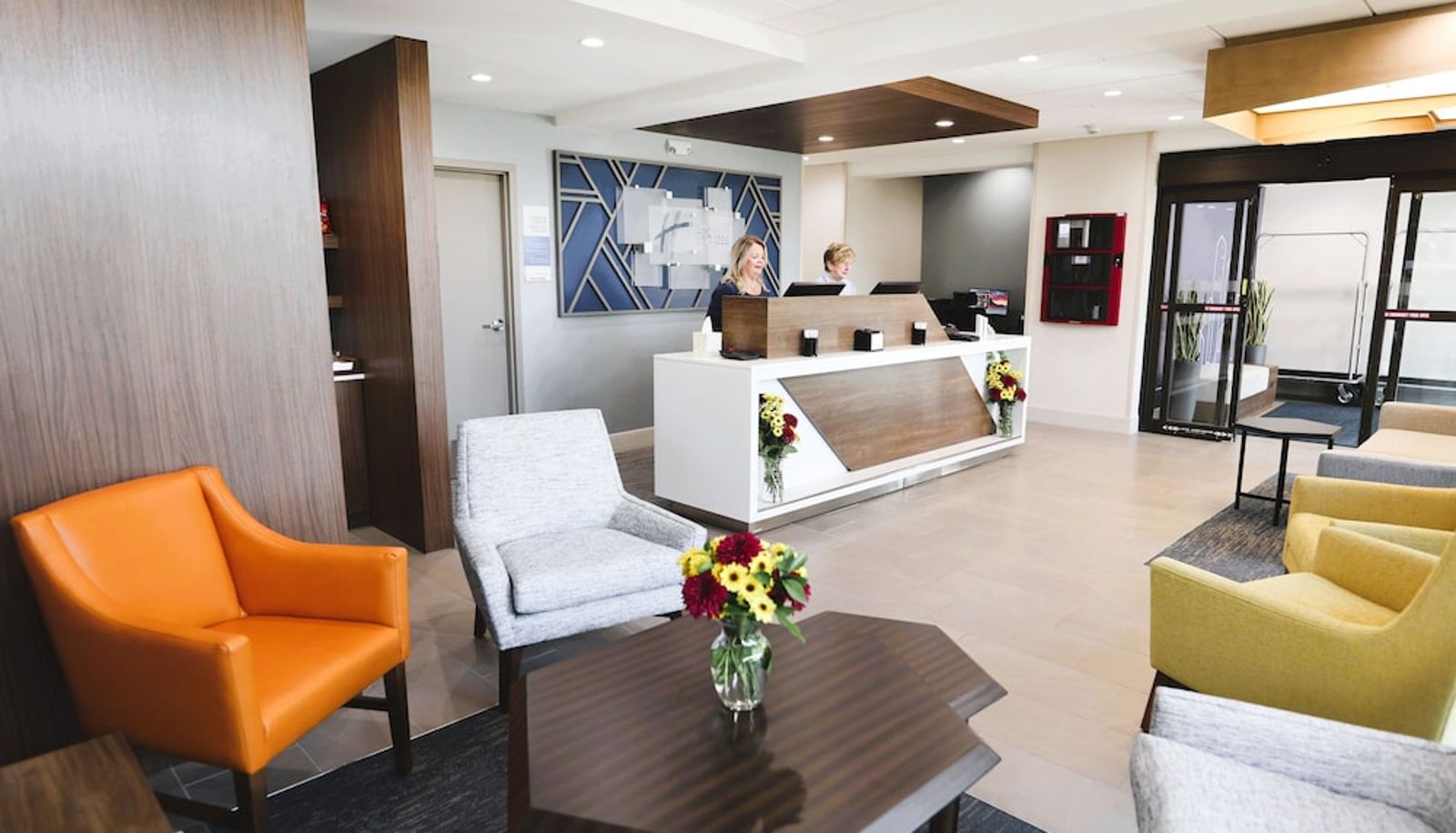 Reception - Holiday Inn Express DETROIT-BIRMINGHAM by IHG