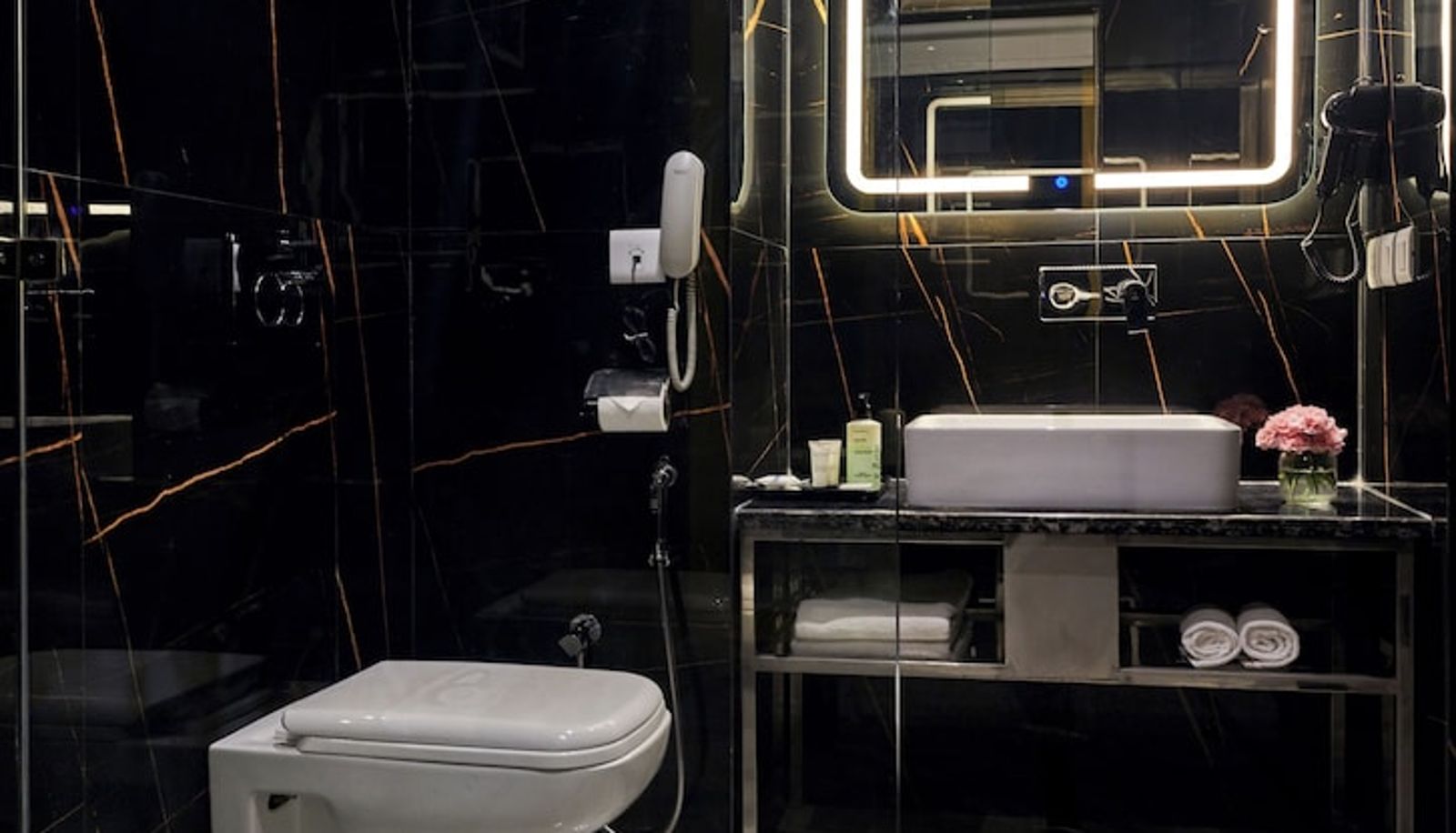 Salle de bain - DEVENTURE SAROVAR PORTICO PATEL NAGAR NEW DELHI