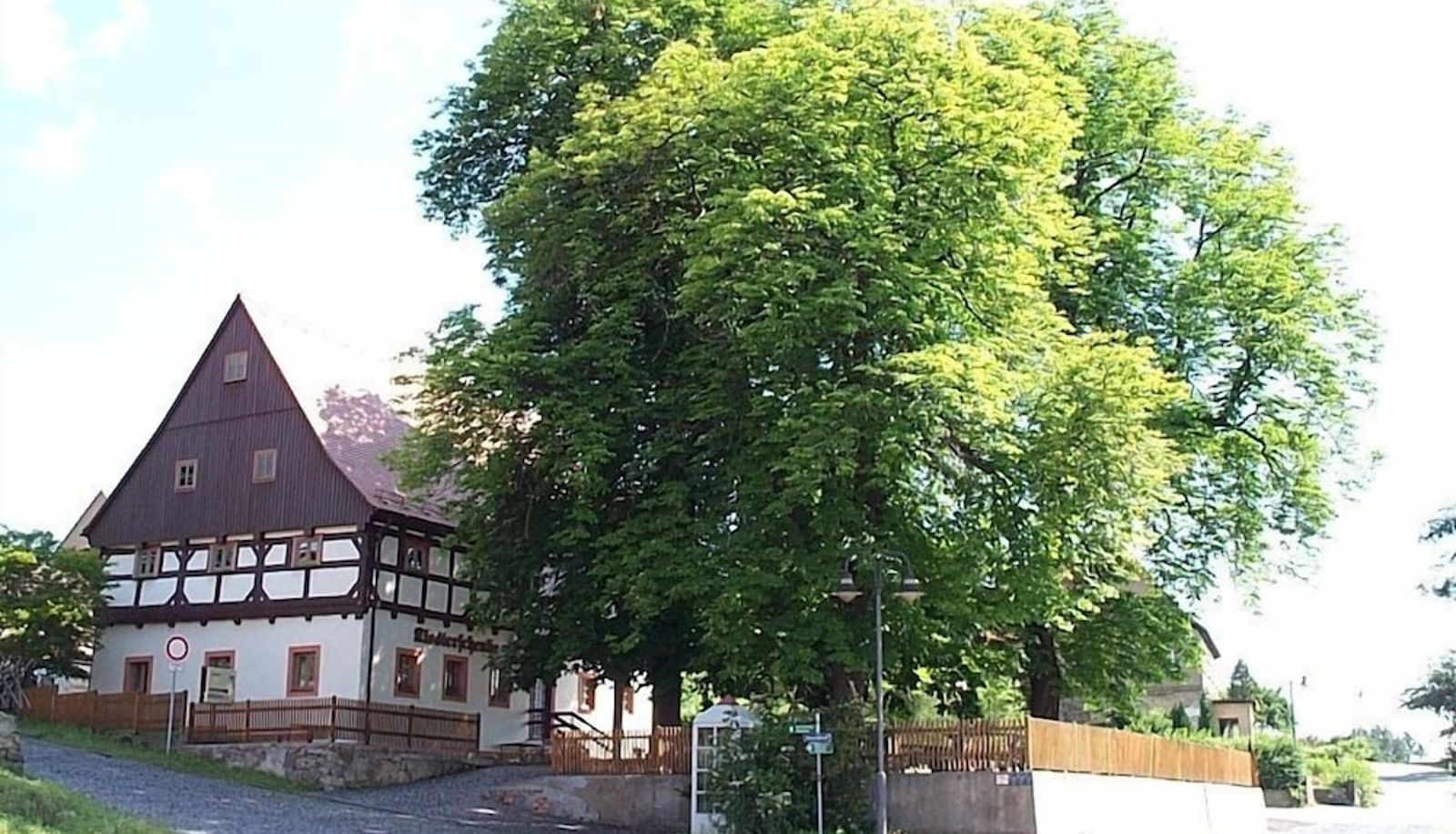 Restauracja - Gästehäuser St. Marienthal