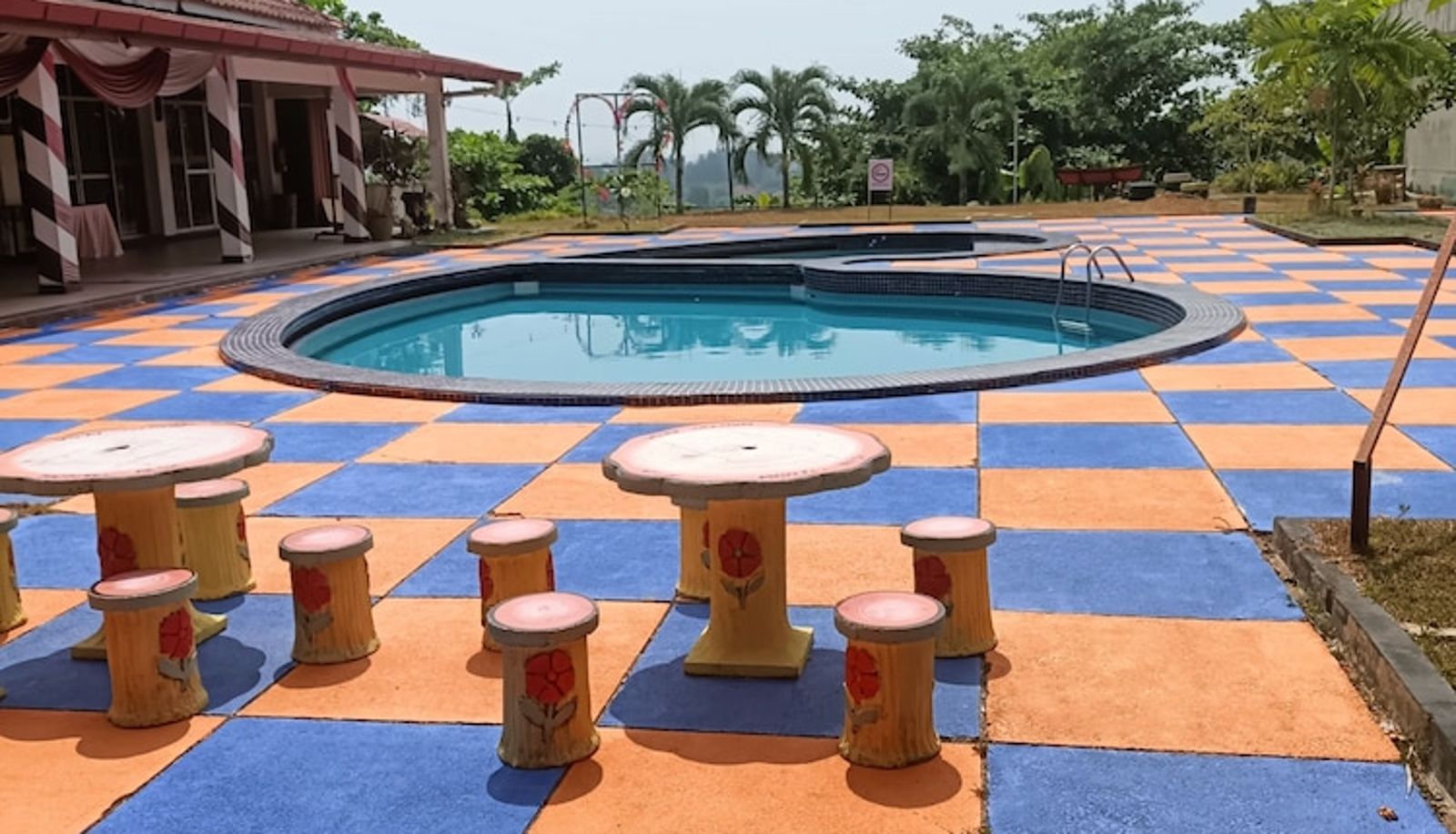 Zwembad - MOTEL DESA
