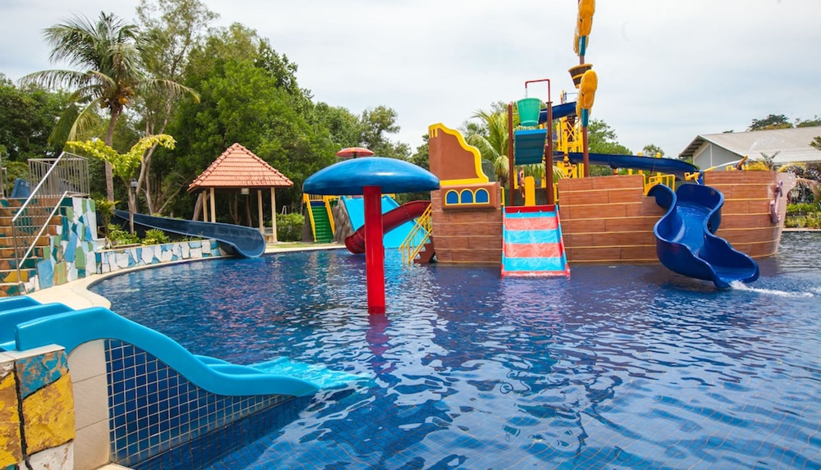 Zwembad - Amverton Heritage Resort