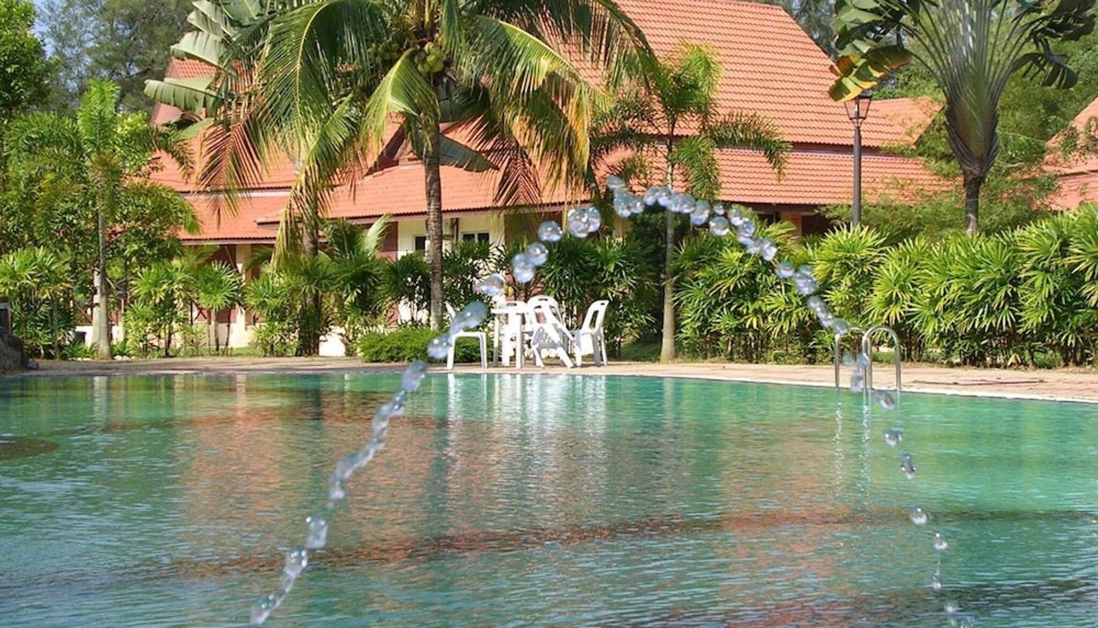 Piscina - Rompin Beach Resorts