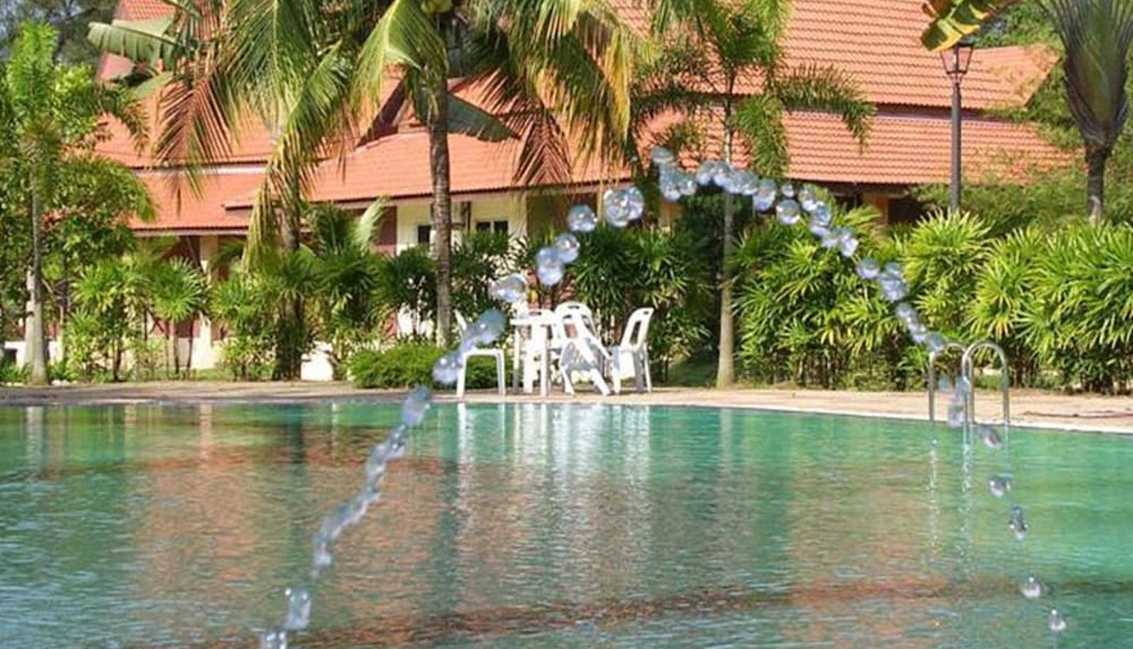 Piscina - Rompin Beach Resorts