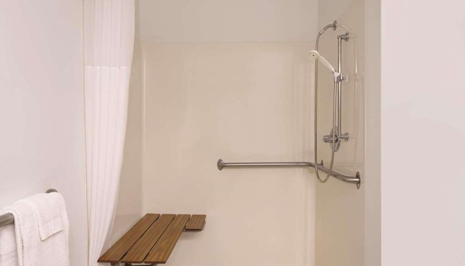 Zimmer - Country Inn & Suites by Radisson Cedar Falls near University
