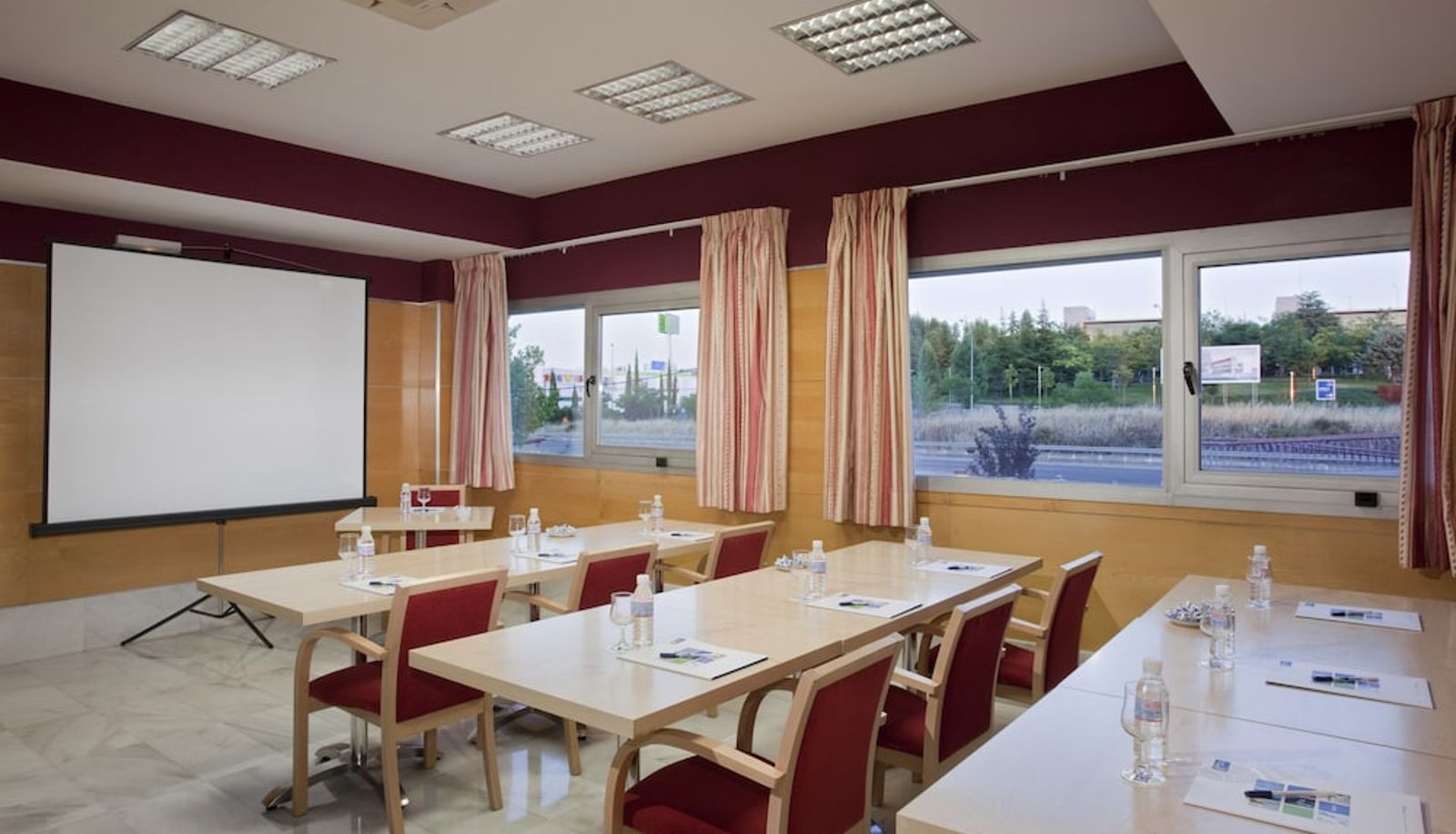 Vergaderruimte - Holiday Inn Express MADRID - ALCOBENDAS by IHG
