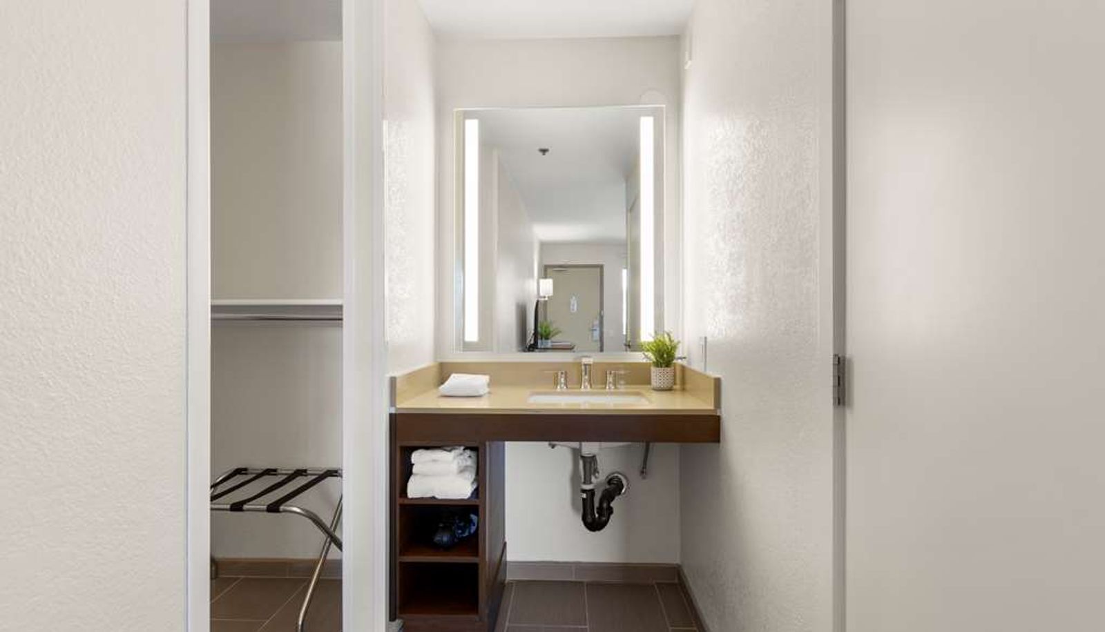 Kamer - Good Nite Inn Camarillo - Ventura County