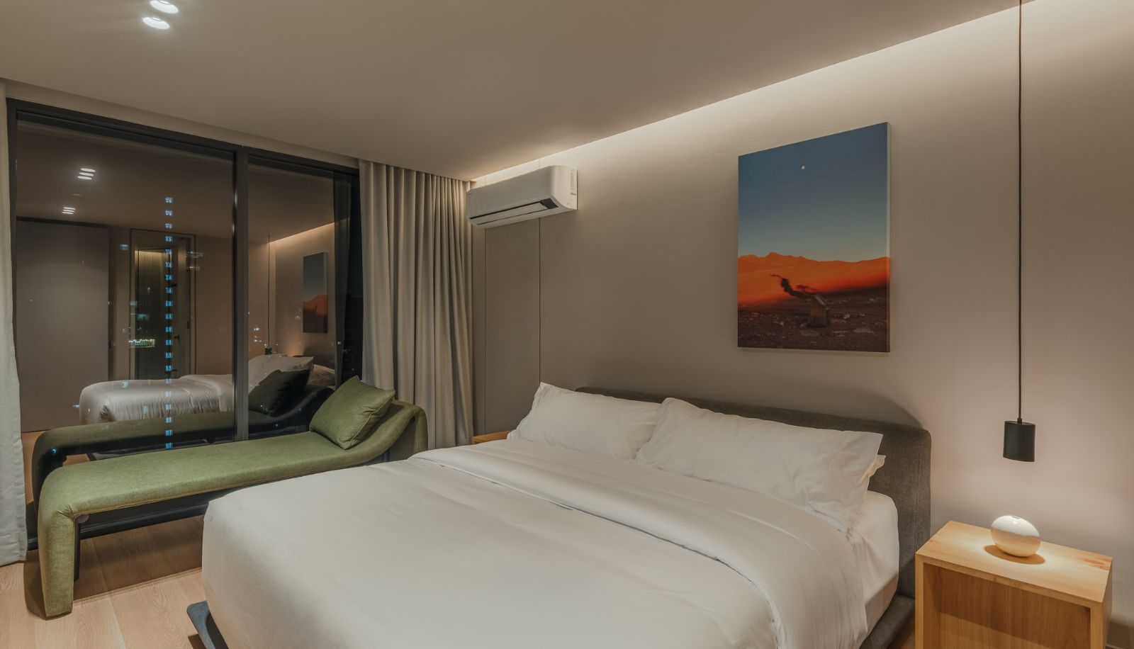 Camera - Wake BioHotel