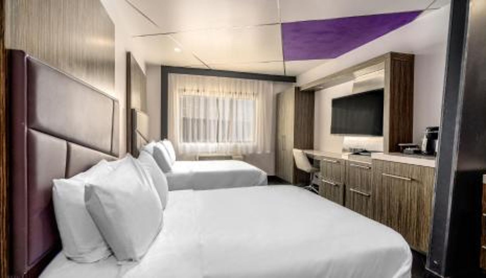 Zimmer - The Moment Hotel