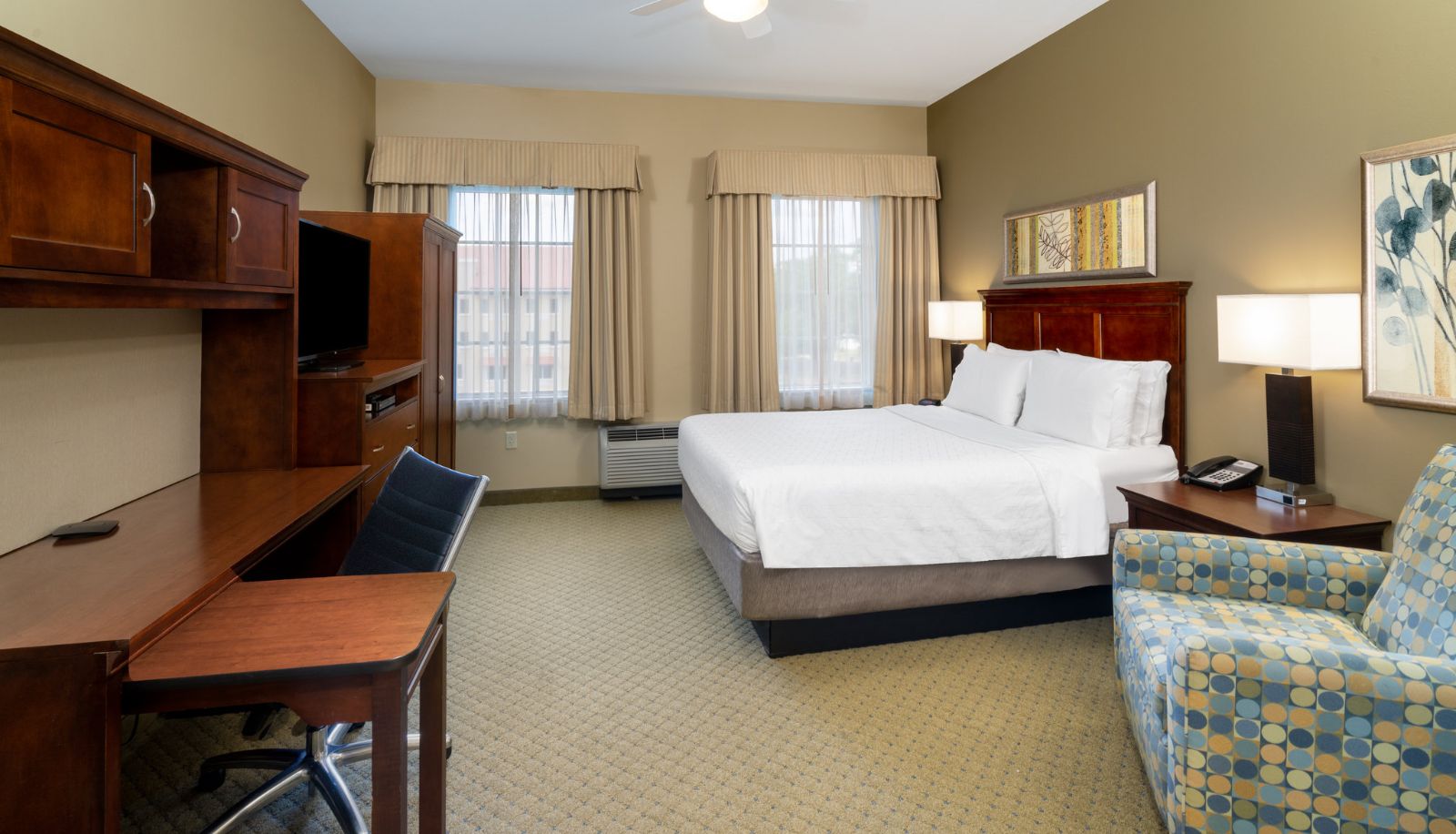 Room - Holiday Inn Express ABRAMS HALL