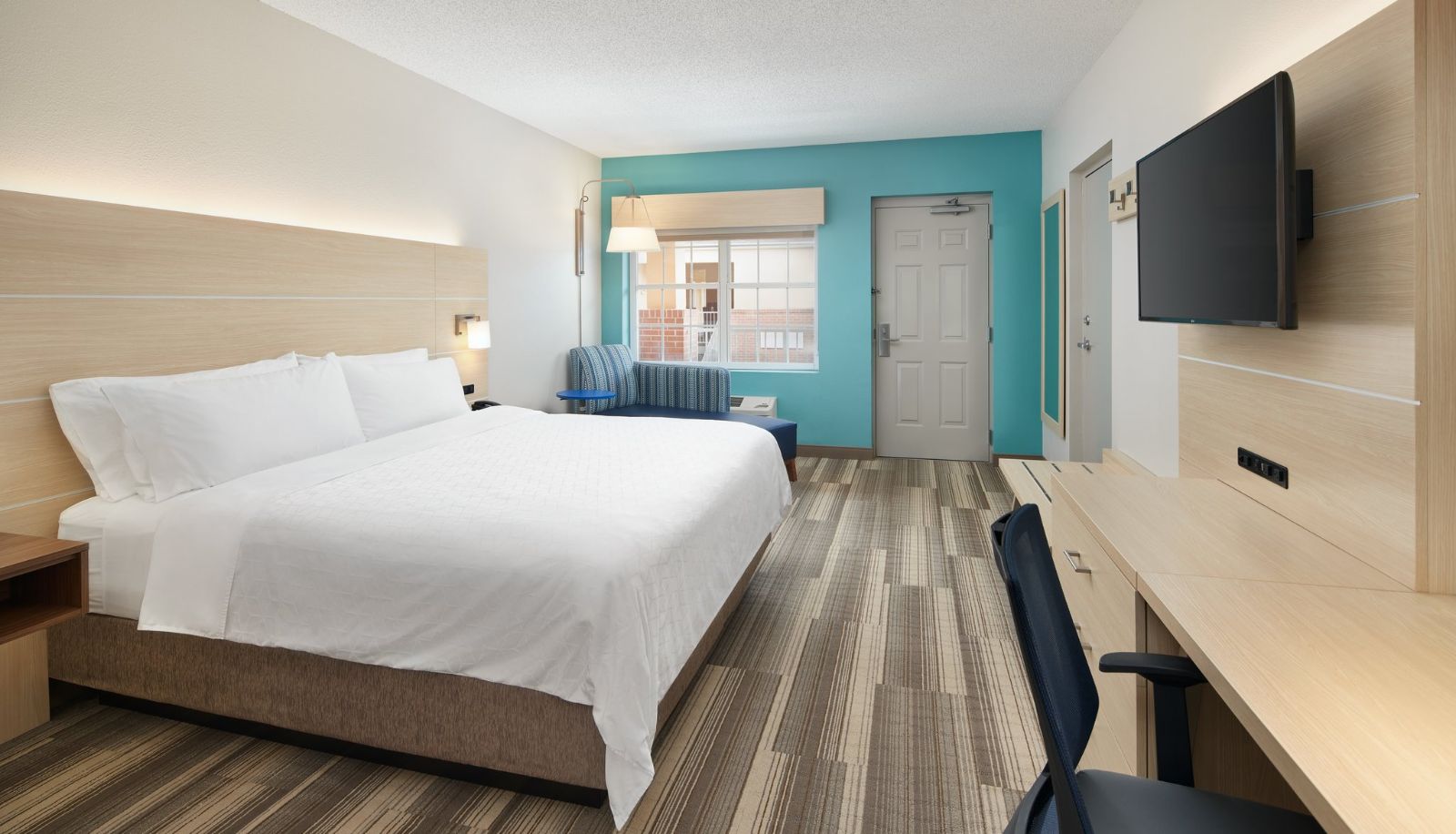 Zimmer - Holiday Inn Express BUILDING 6007
