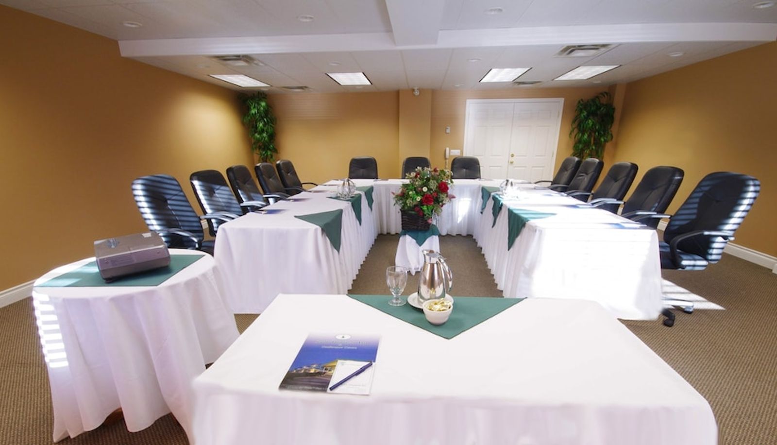 Meeting room - South Thompson Inn & Conference Centre