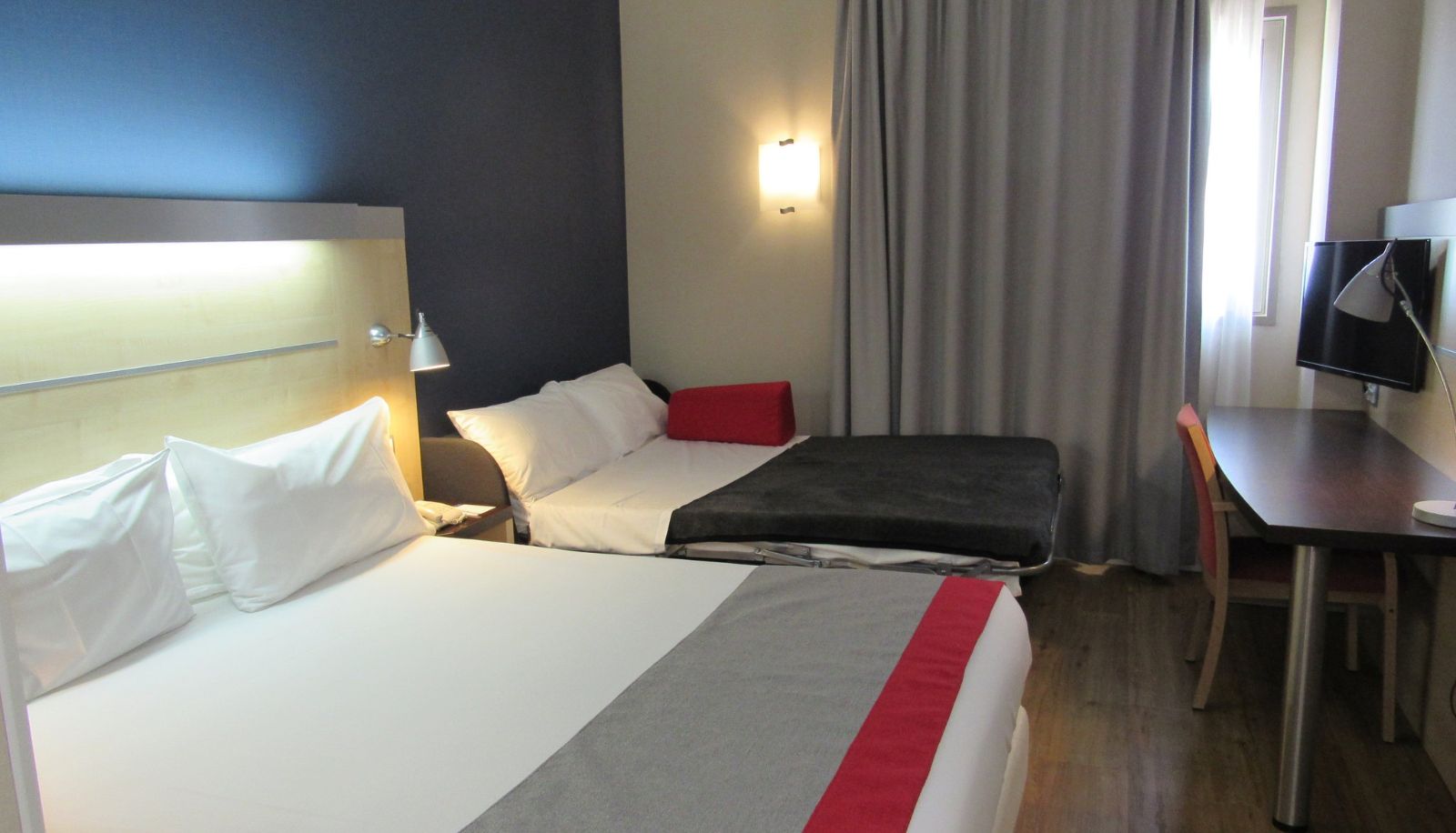 Room - Holiday Inn Express MADRID - ALCORCON by IHG