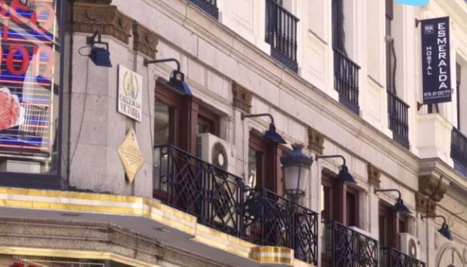 Info - Hostal Esmeralda Hostal
