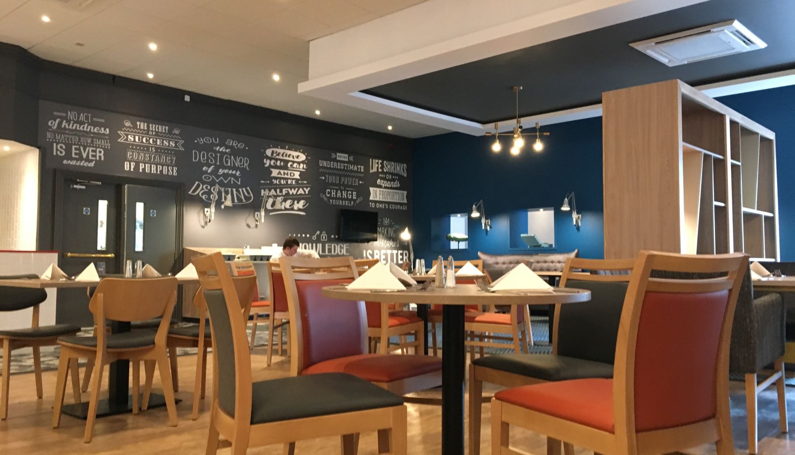 Bar - Holiday Inn NORWICH - NORTH by IHG
