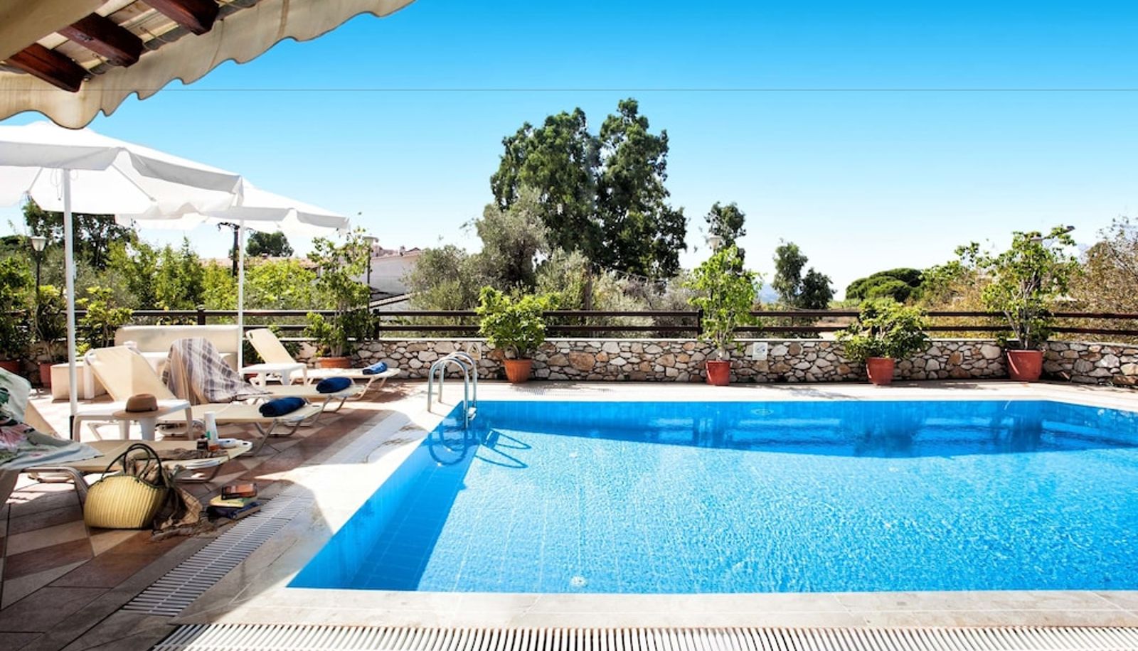 Basen - Villa Maraki