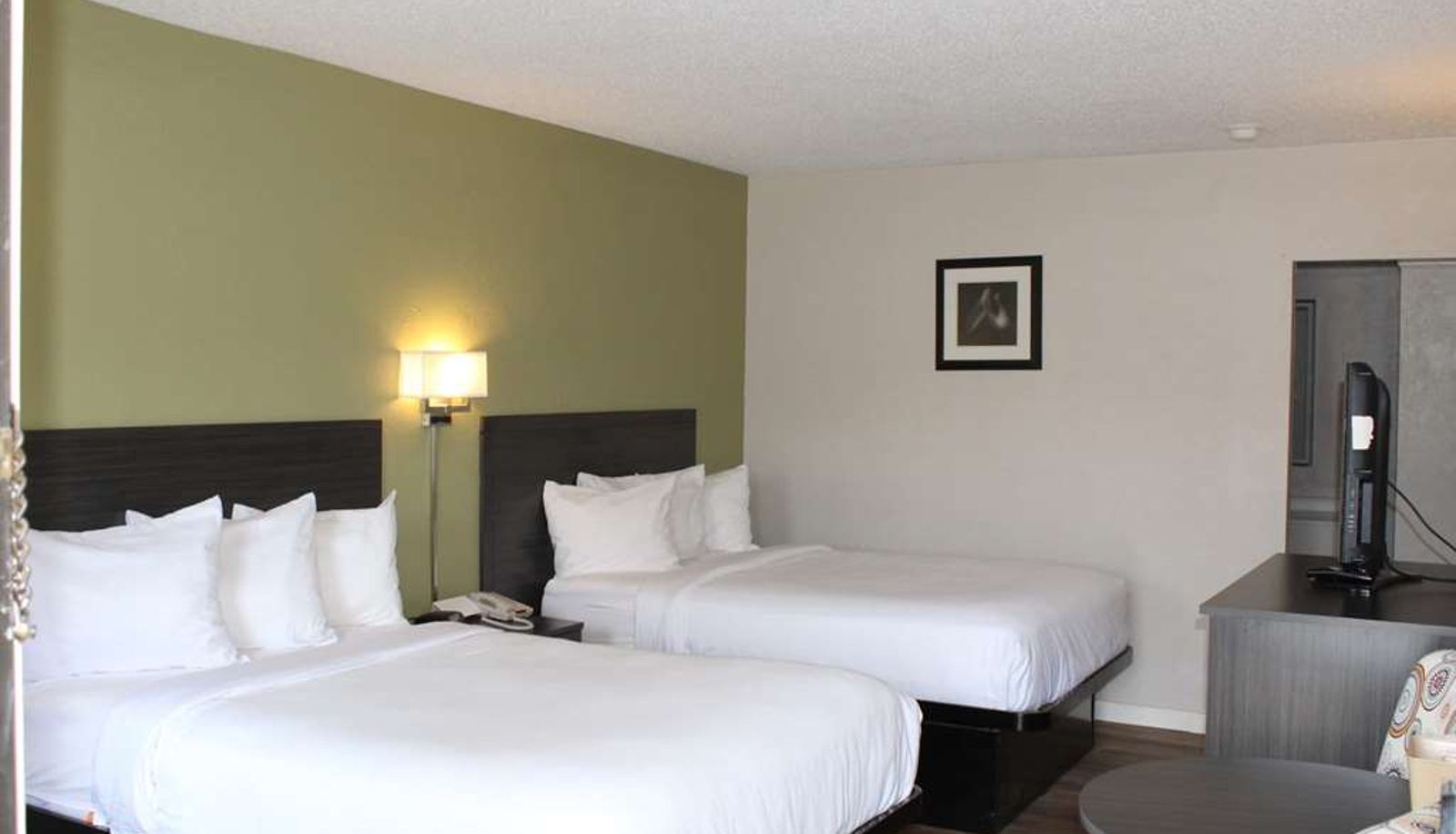 Zimmer - Baymont by Wyndham Front Royal Near Shenandoah National Park