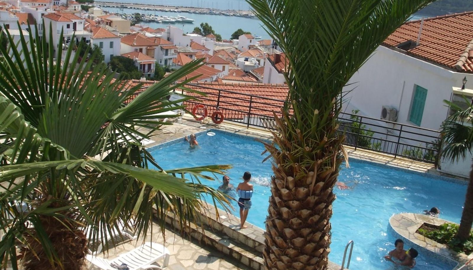 Pool - Denise Hotel