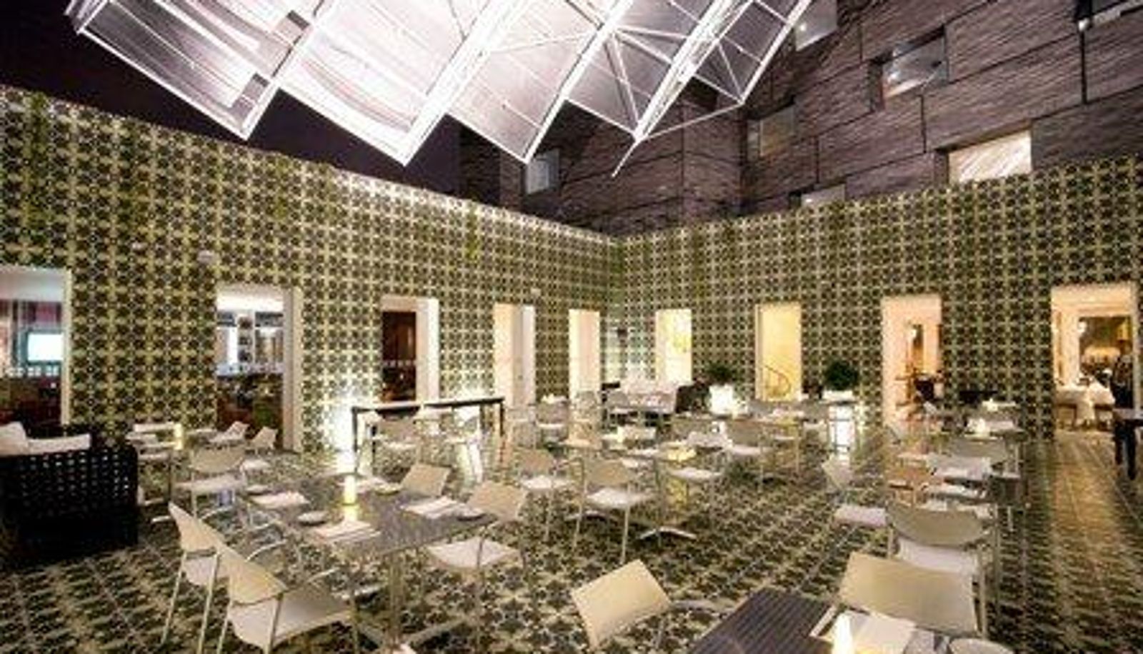 Restaurant - NM LIMA HOTEL