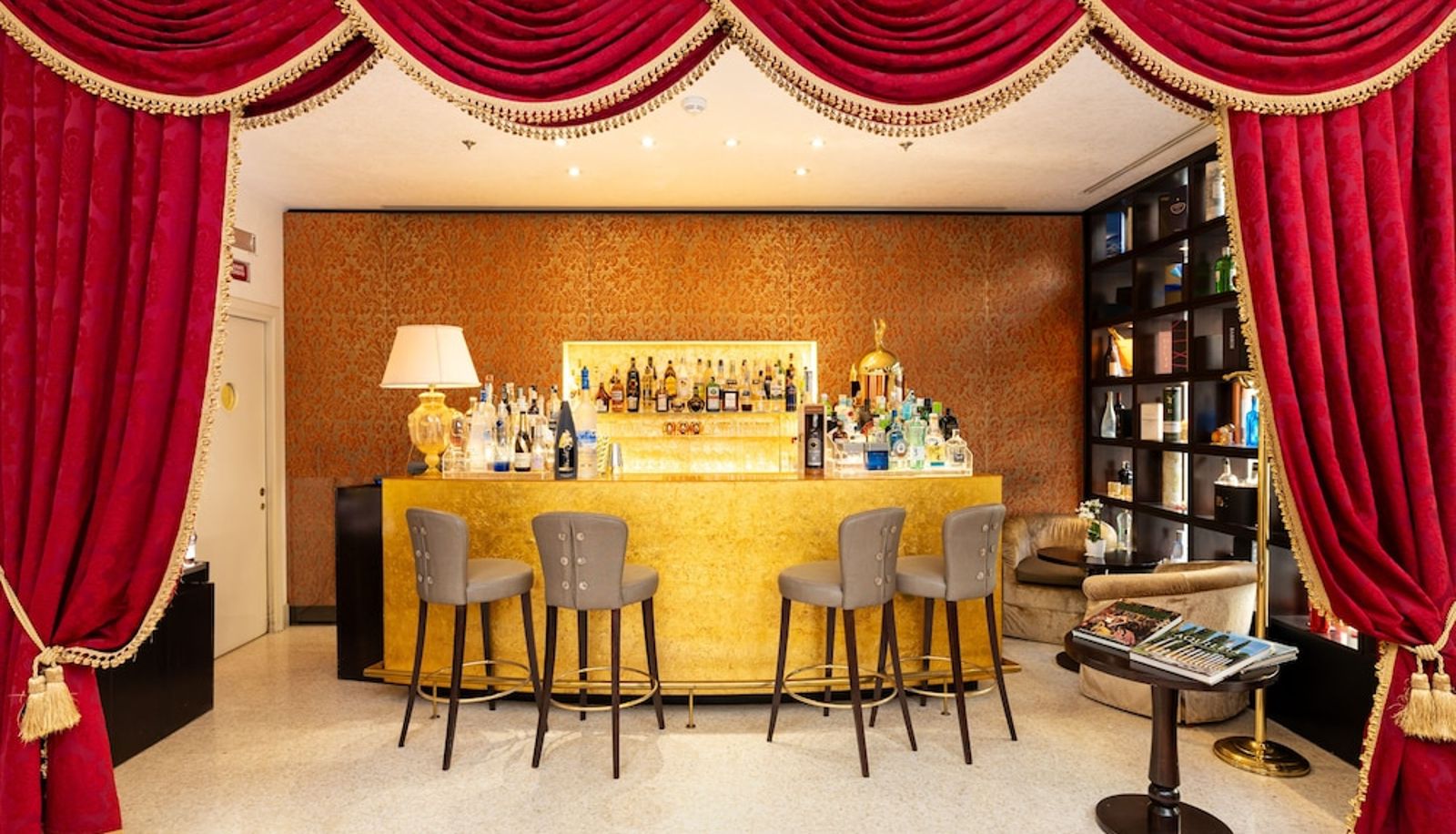 Info - Hotel A LA Commedia