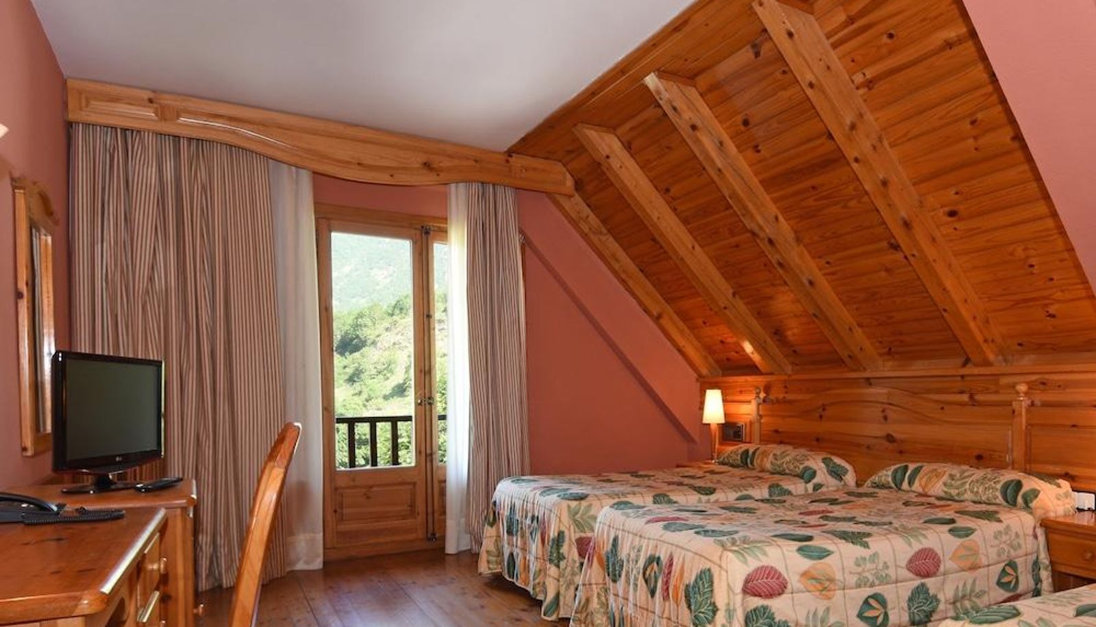 Chambre quadruple - RVHotels Orri