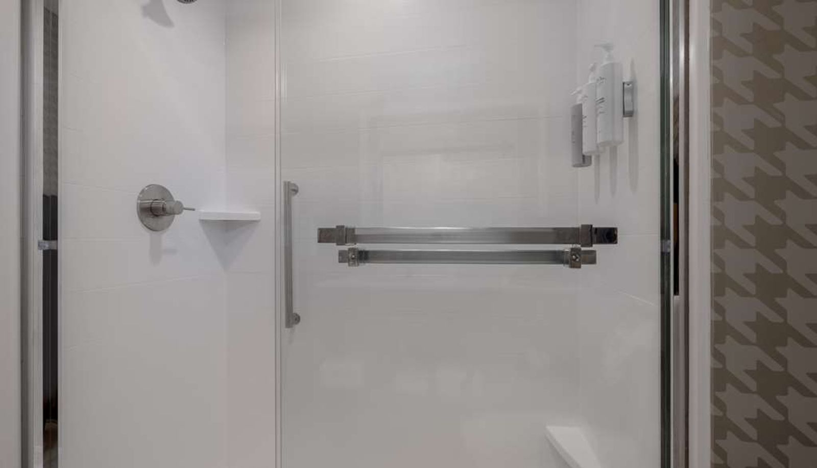 Room - Home2 Suites by Hilton Brownwood