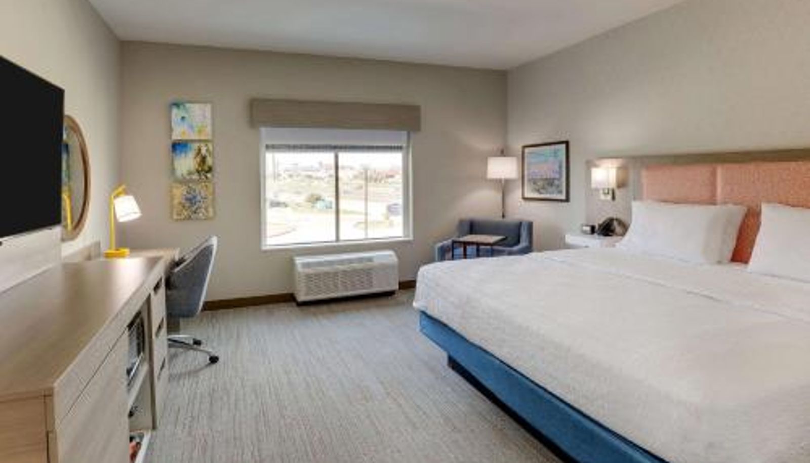 Room - Hampton Inn & Suites by Hilton Weatherford