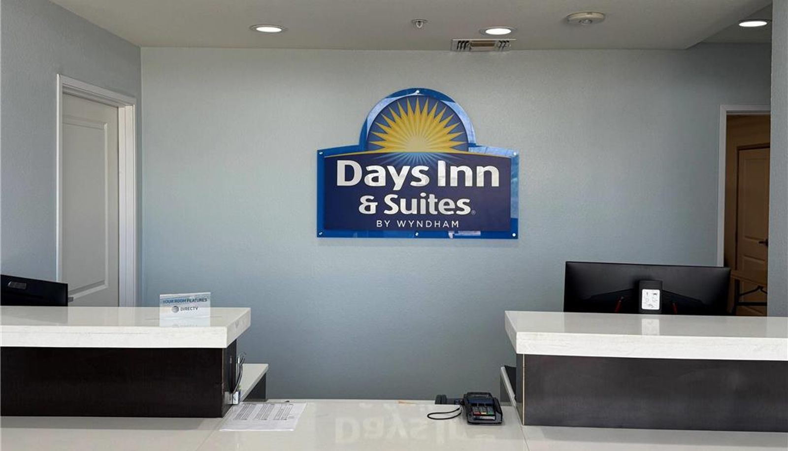 Lobby - Days Inn & Suites by Wyndham Colorado City/I-20