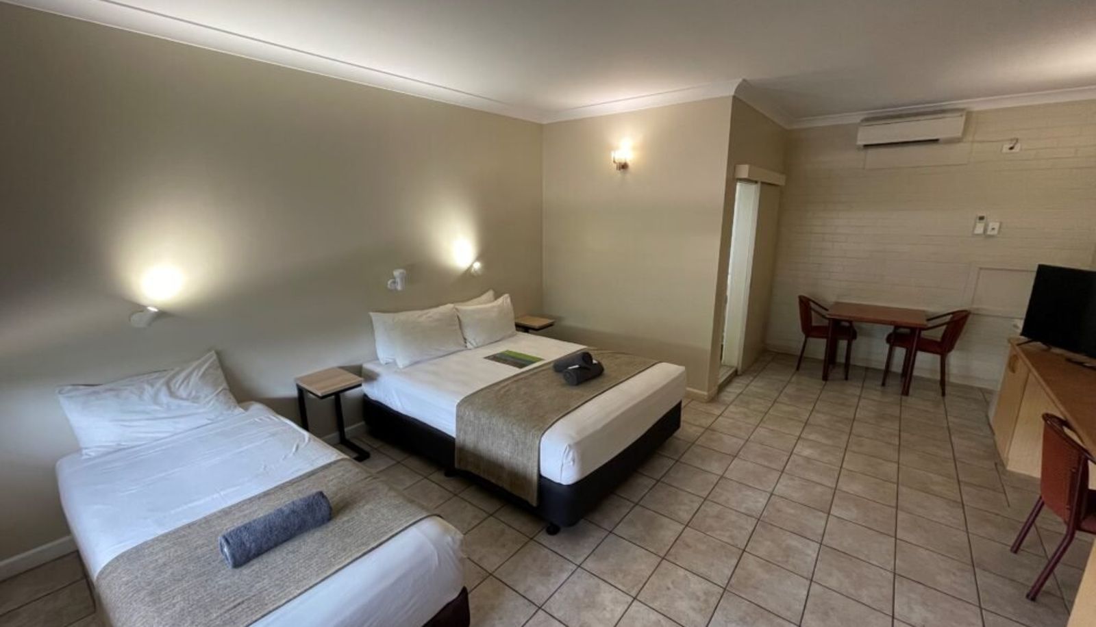 Kamer - PINE TREE MOTEL